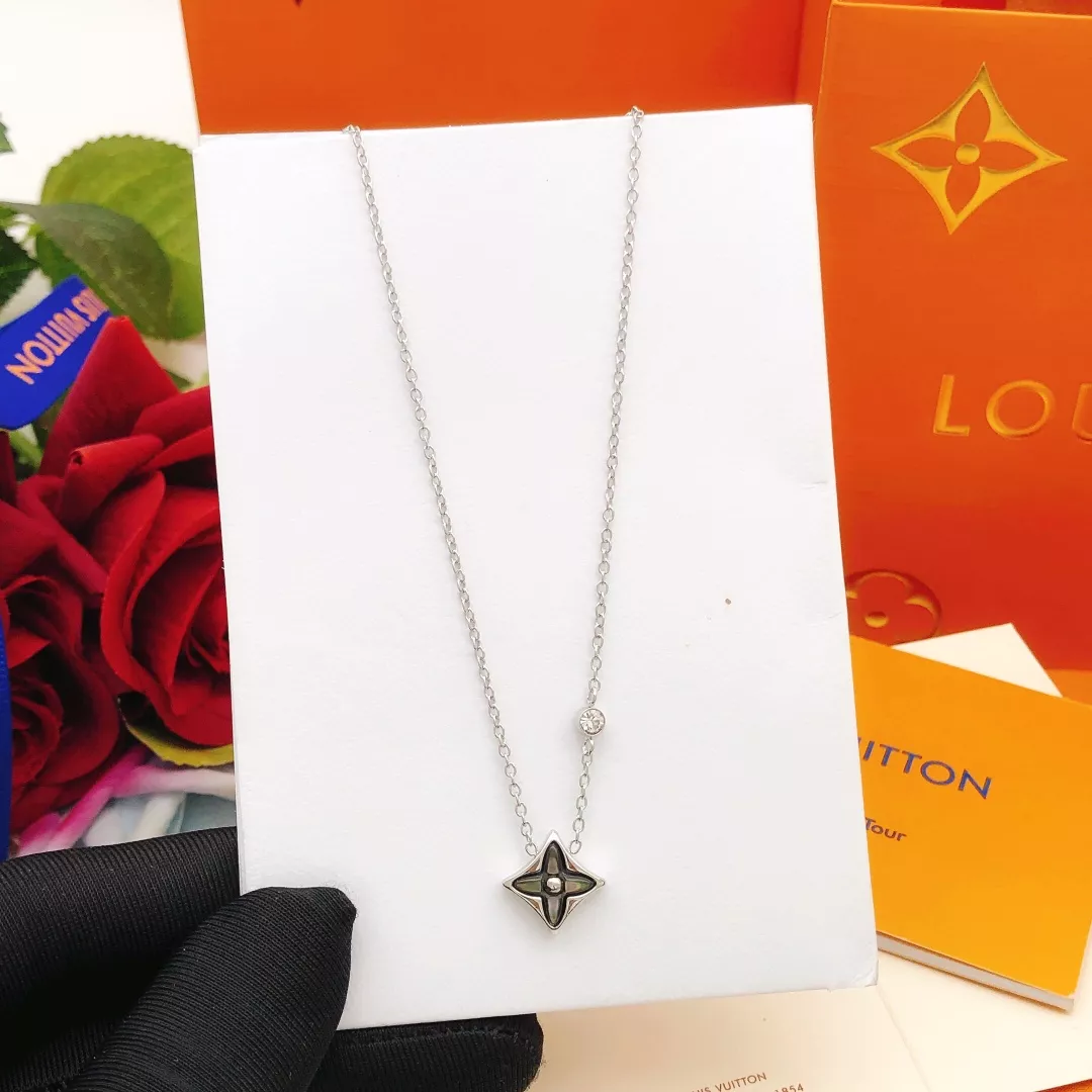 Louis Vuitton Necklaces EyeCatching 3866