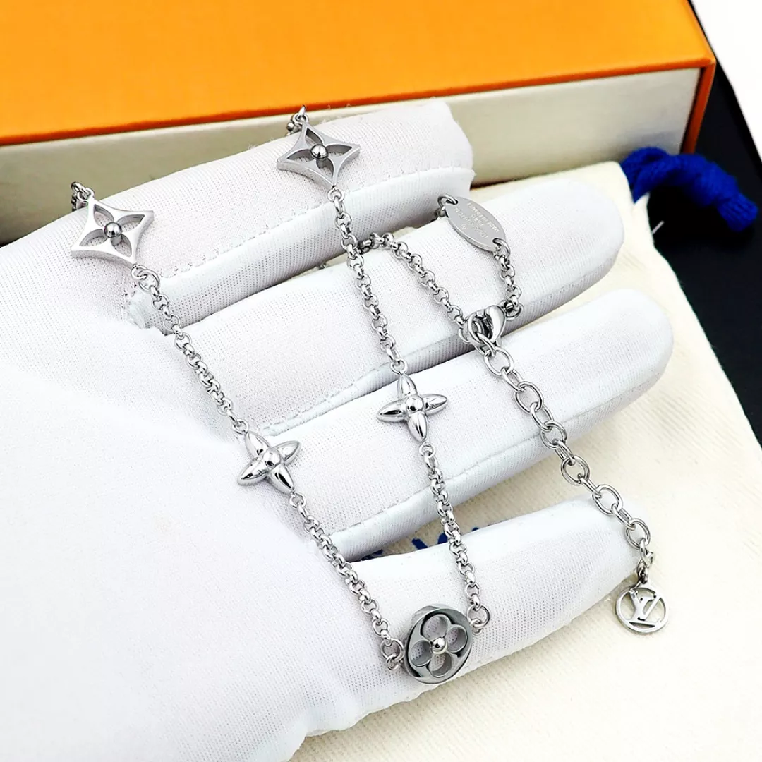 Louis Vuitton Necklaces Functional 1087