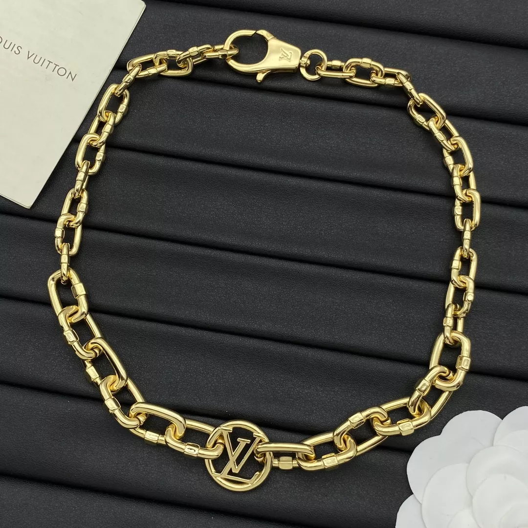 Louis Vuitton Necklaces Practical 1472
