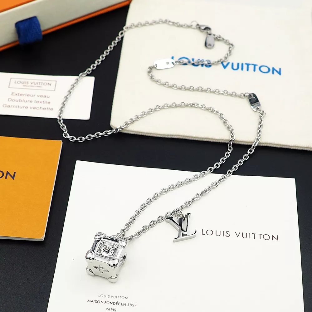 Louis Vuitton Necklaces Unique 8985