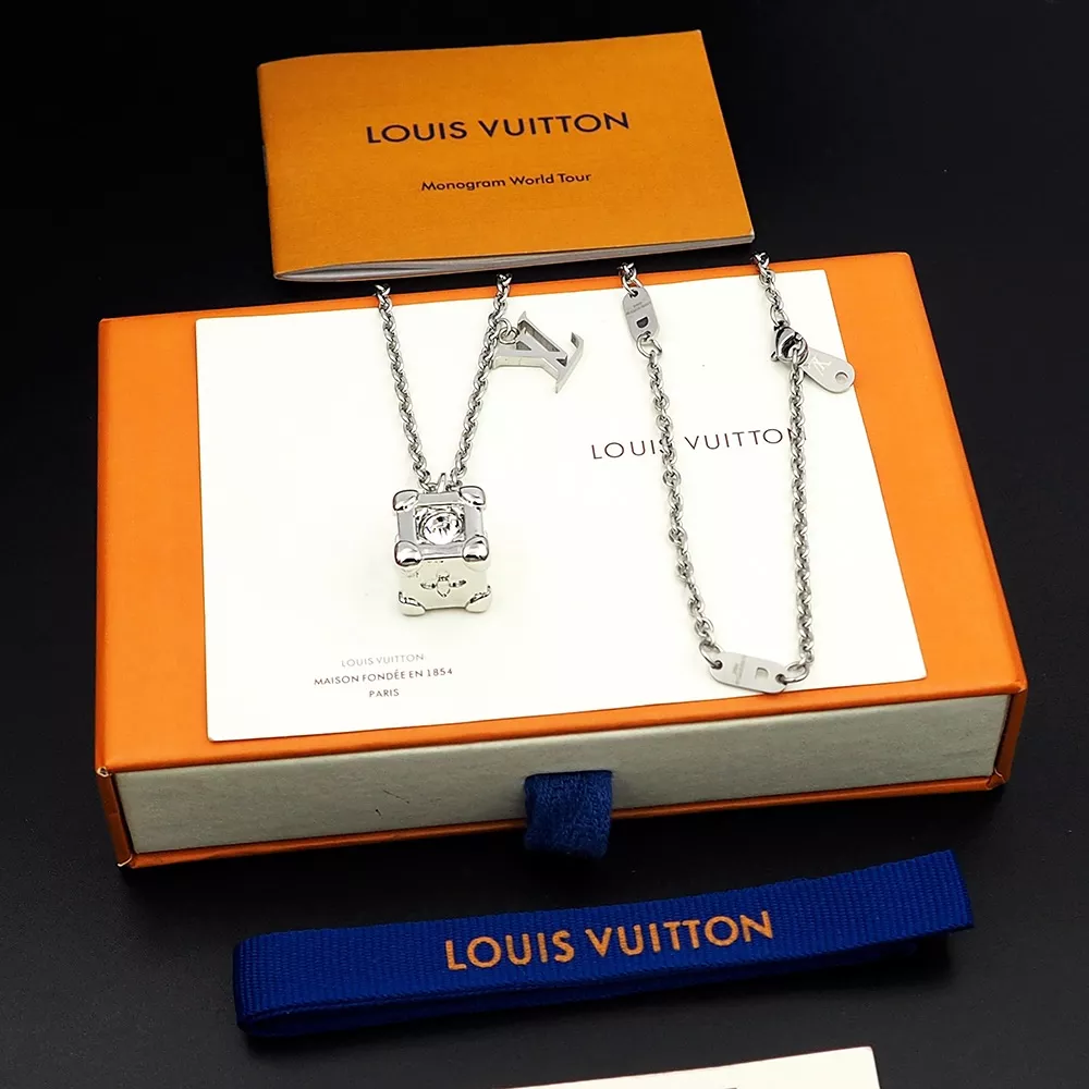 Louis Vuitton Necklaces Unique 8985