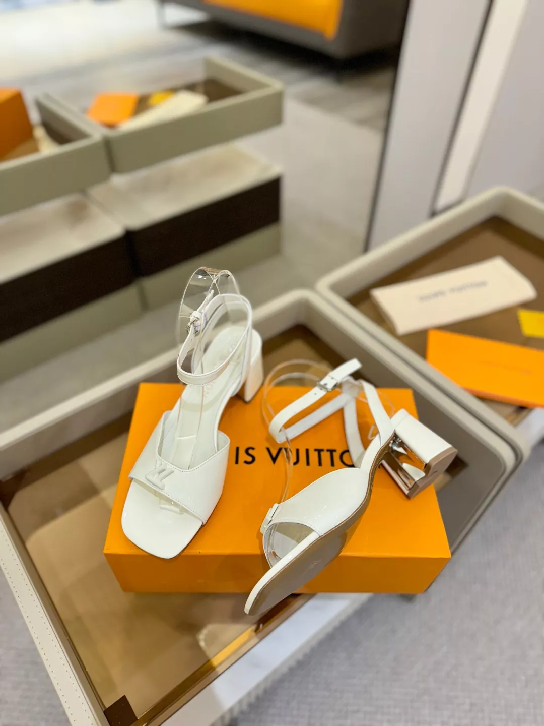 Louis Vuitton Sandal For Women Breathable 6311