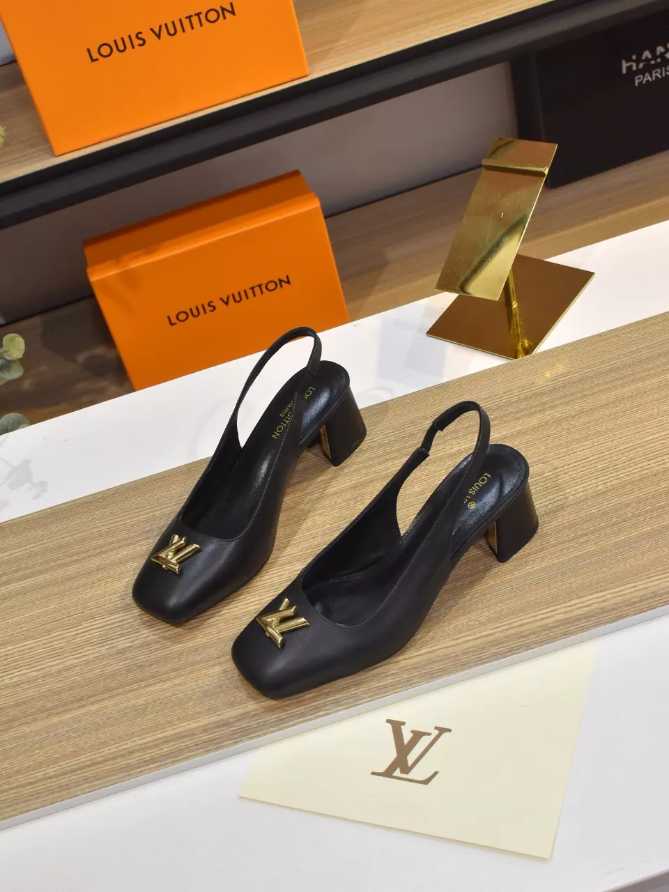 Louis Vuitton Sandal For Women Bright 2372
