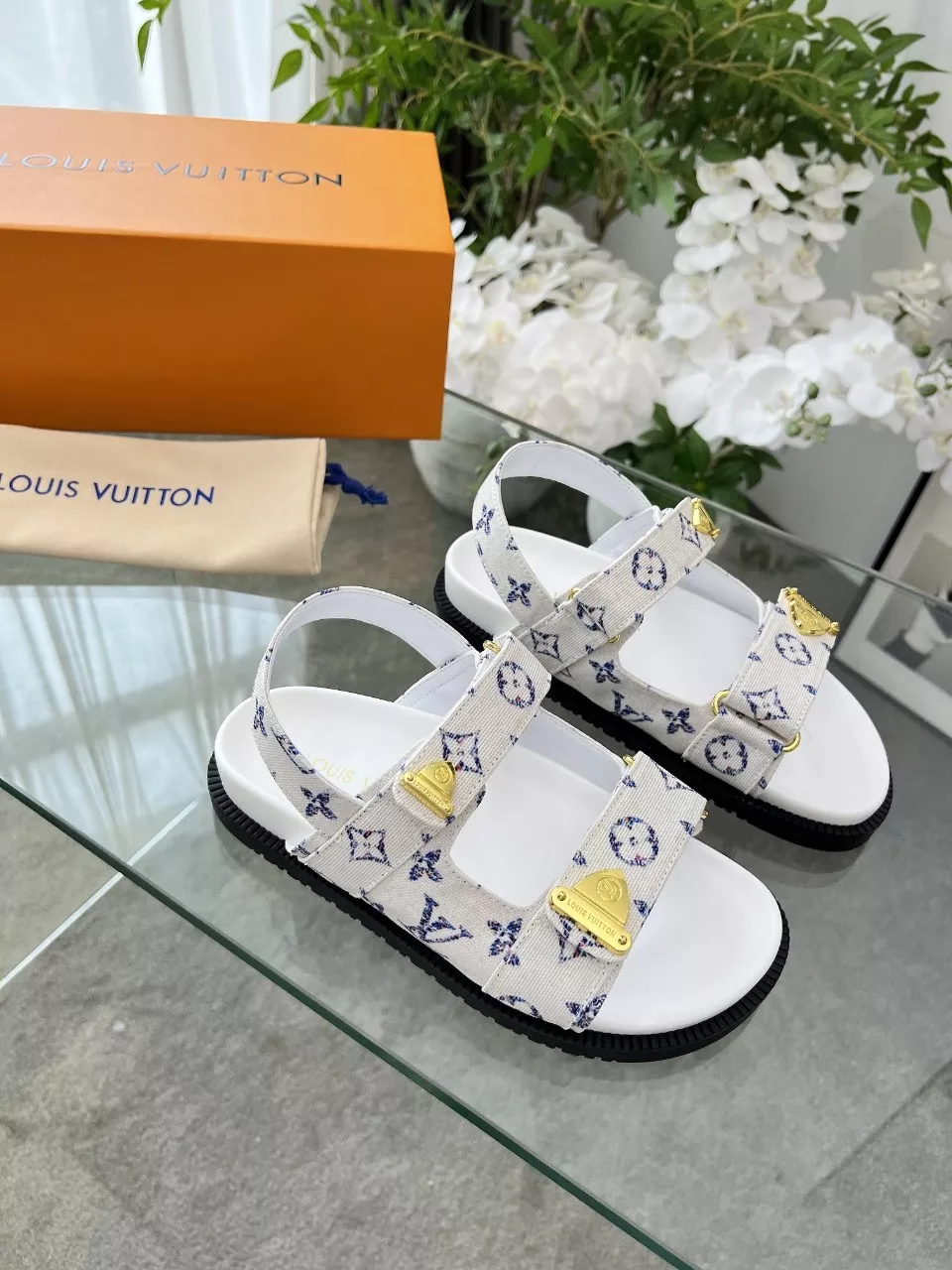 Louis Vuitton Sandal For Women Bright 5219
