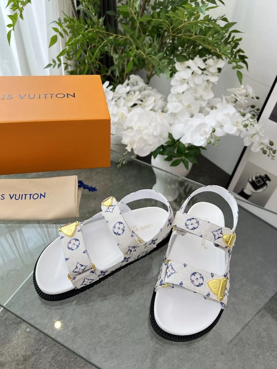 Louis Vuitton Sandal For Women Bright 5219
