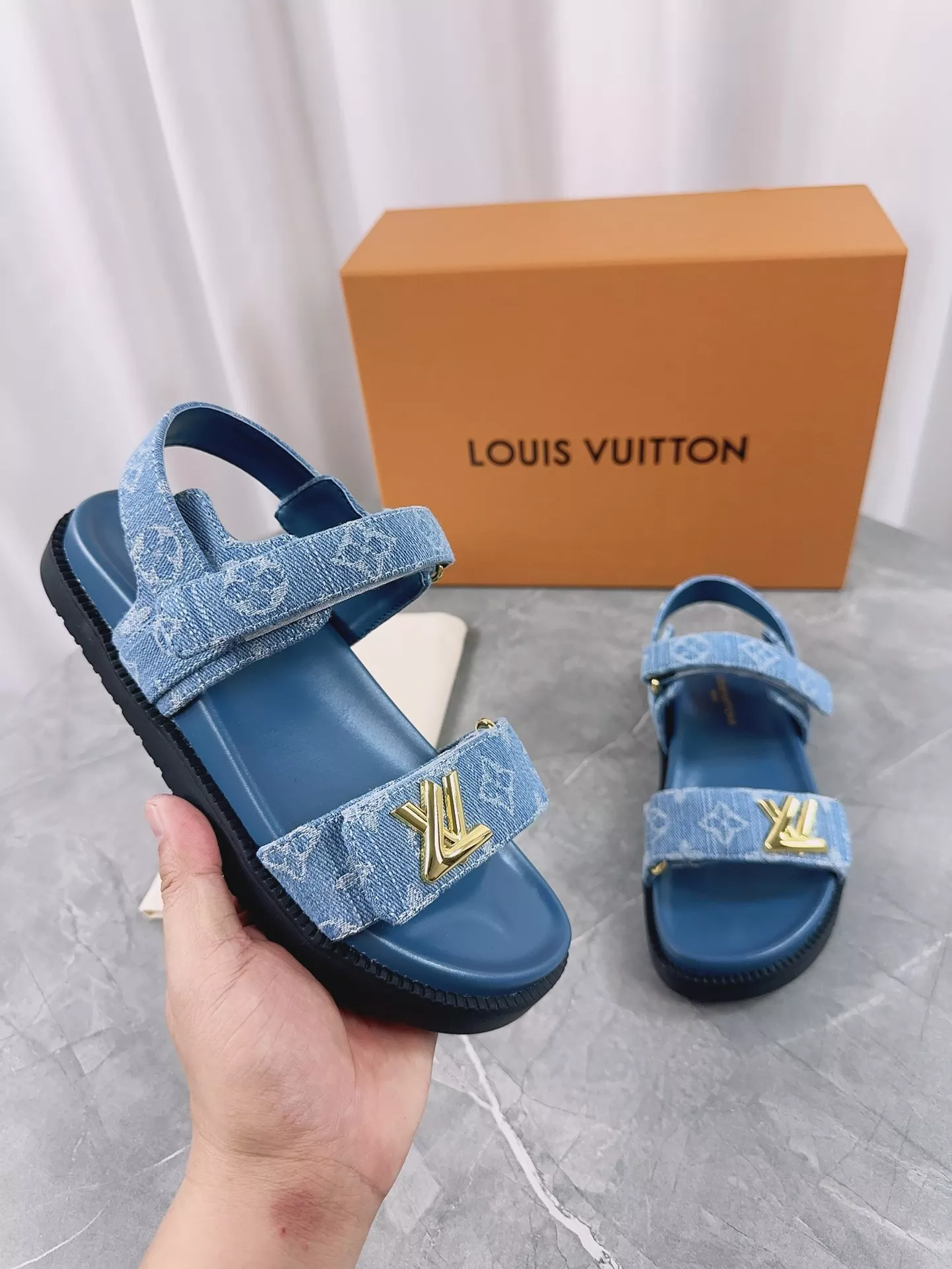 Louis Vuitton Sandal For Women Compact 4614