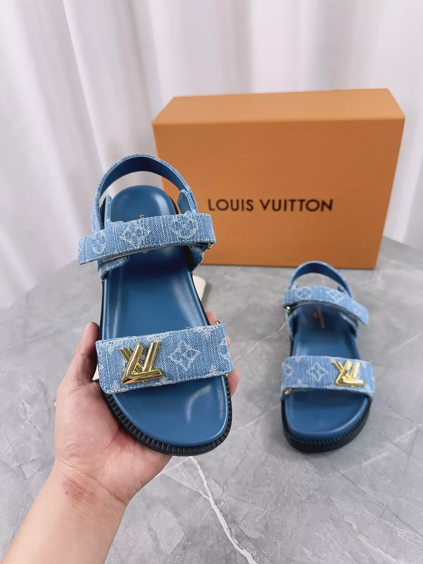 Louis Vuitton Sandal For Women Compact 4614