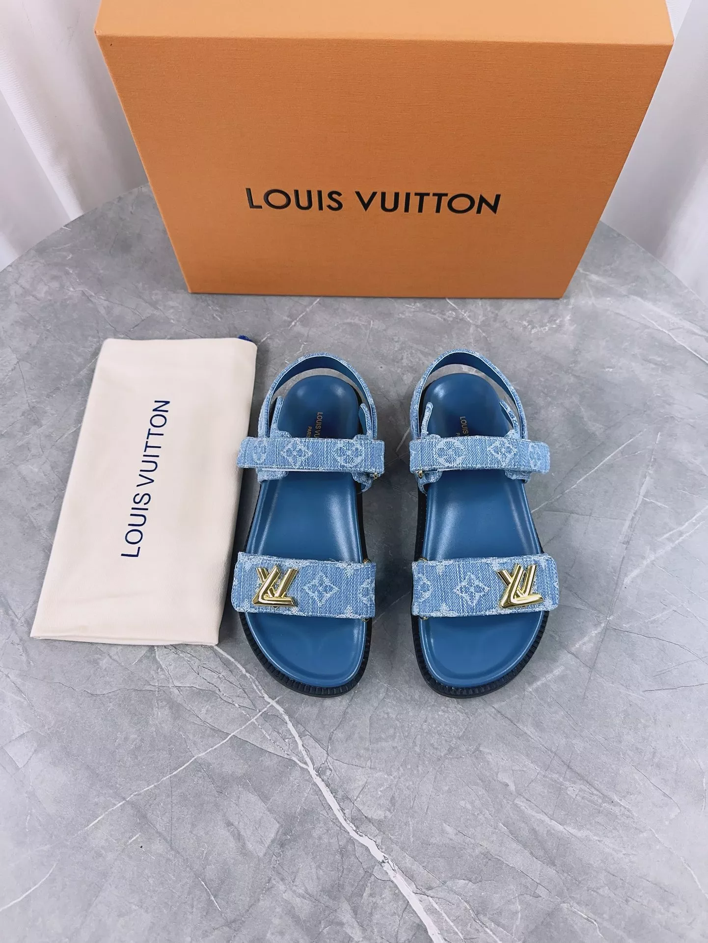 Louis Vuitton Sandal For Women Compact 4614