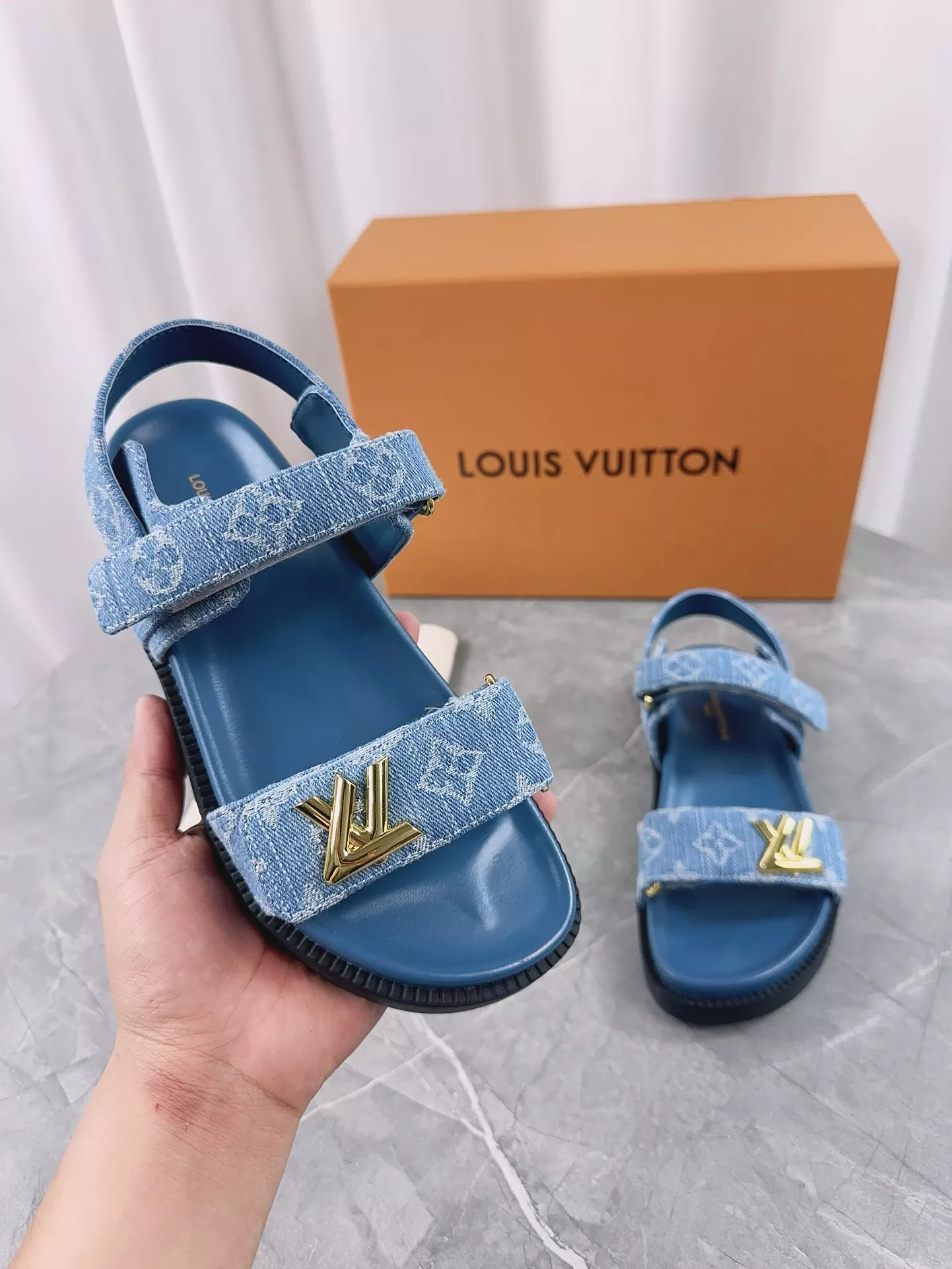 Louis Vuitton Sandal For Women Compact 4614
