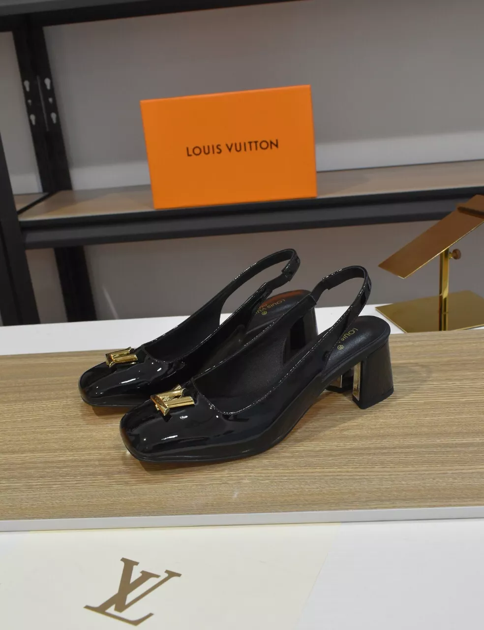Louis Vuitton Sandal For Women Durable 9259