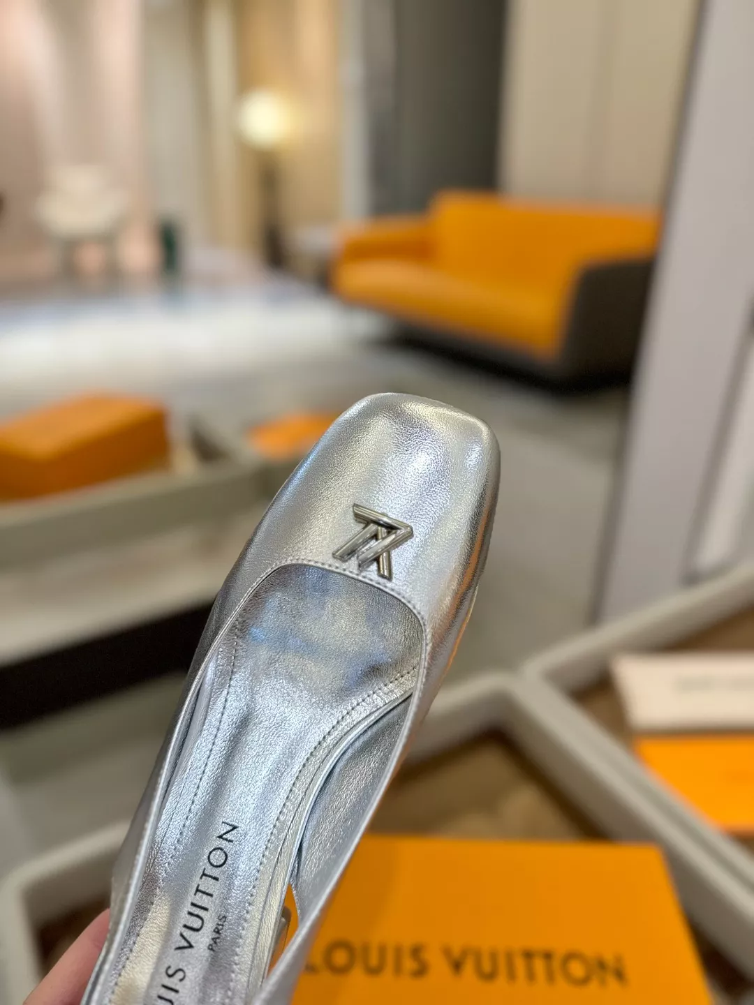 Louis Vuitton Sandal For Women Flexible 4005