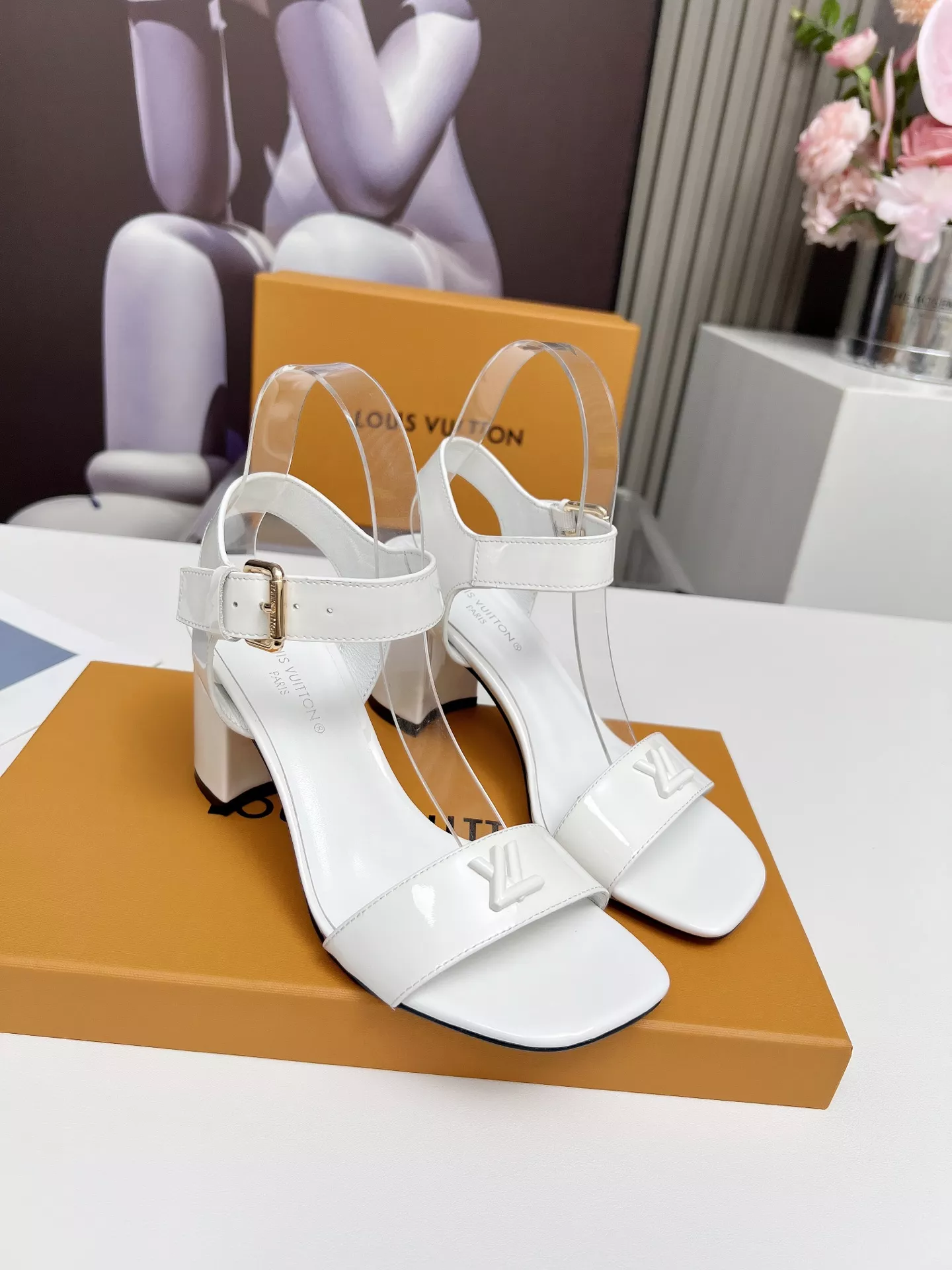 Louis Vuitton Sandal For Women Flexible 6093