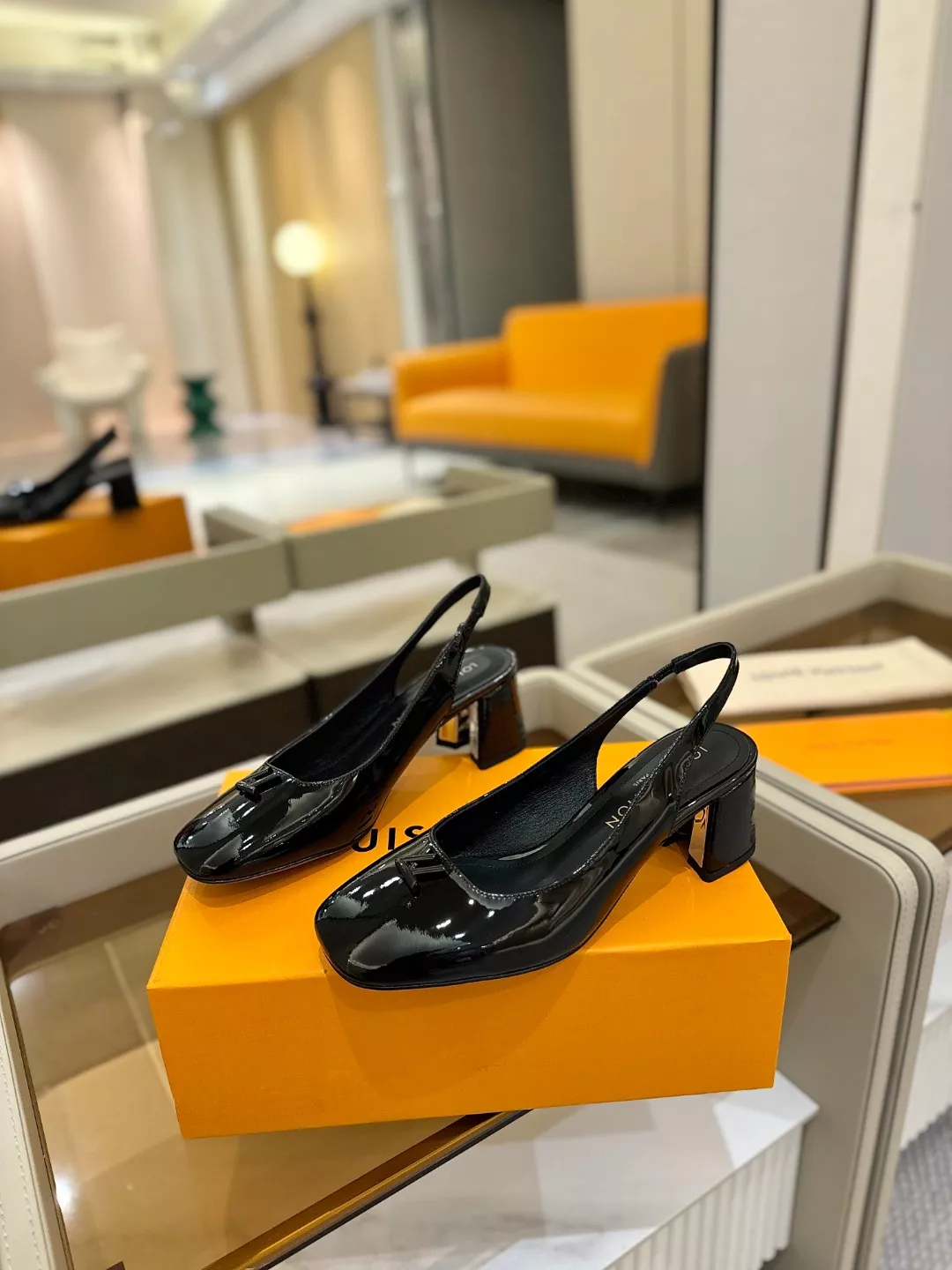Louis Vuitton Sandal For Women Functional 9033
