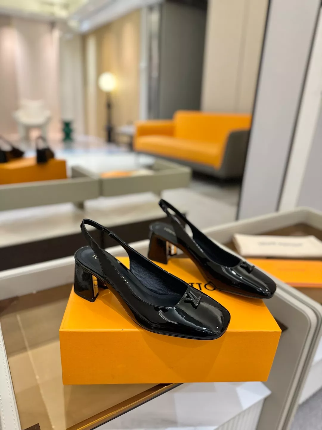 Louis Vuitton Sandal For Women Functional 9033