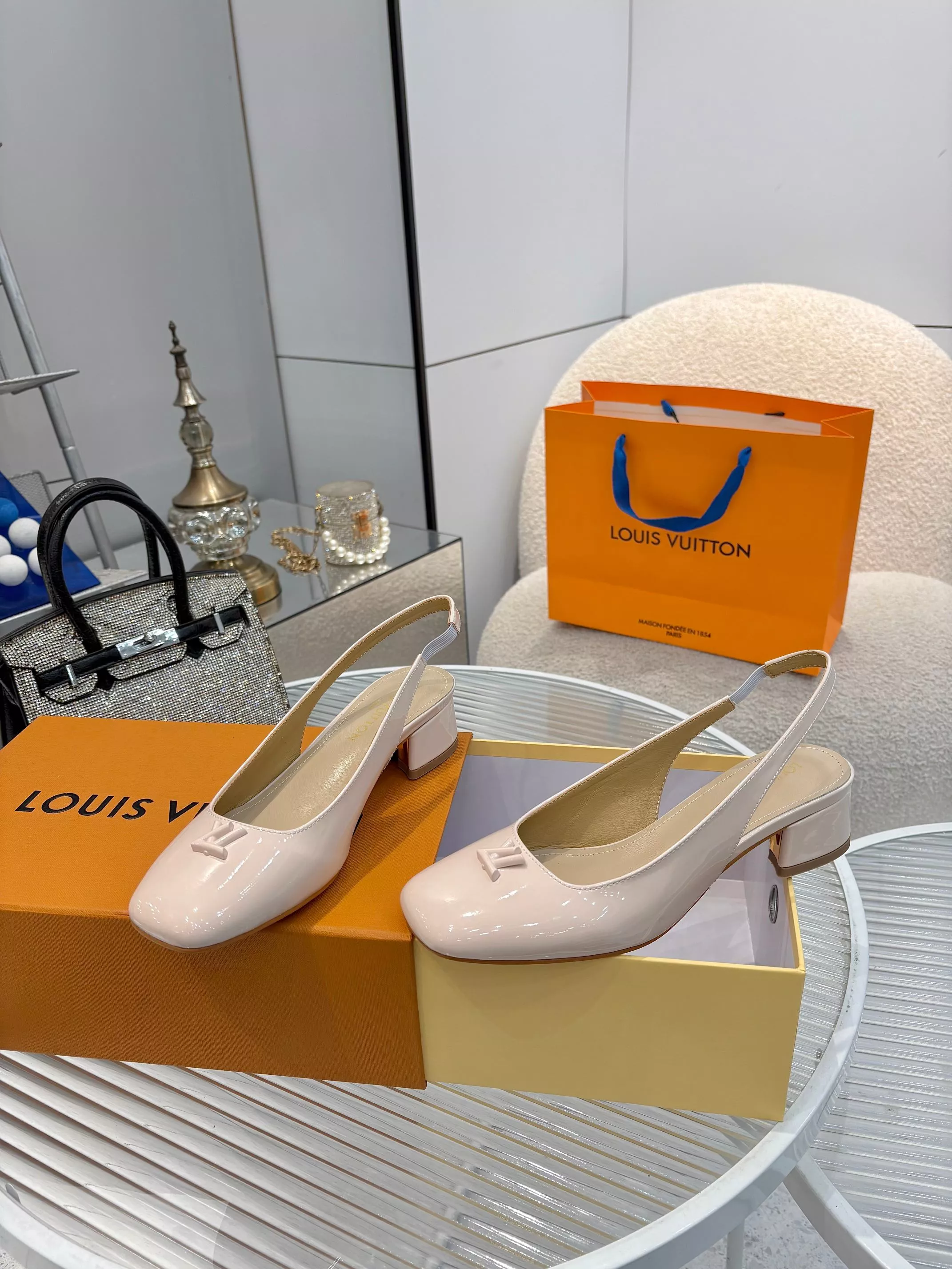 Louis Vuitton Sandal For Women Lightweight 9716