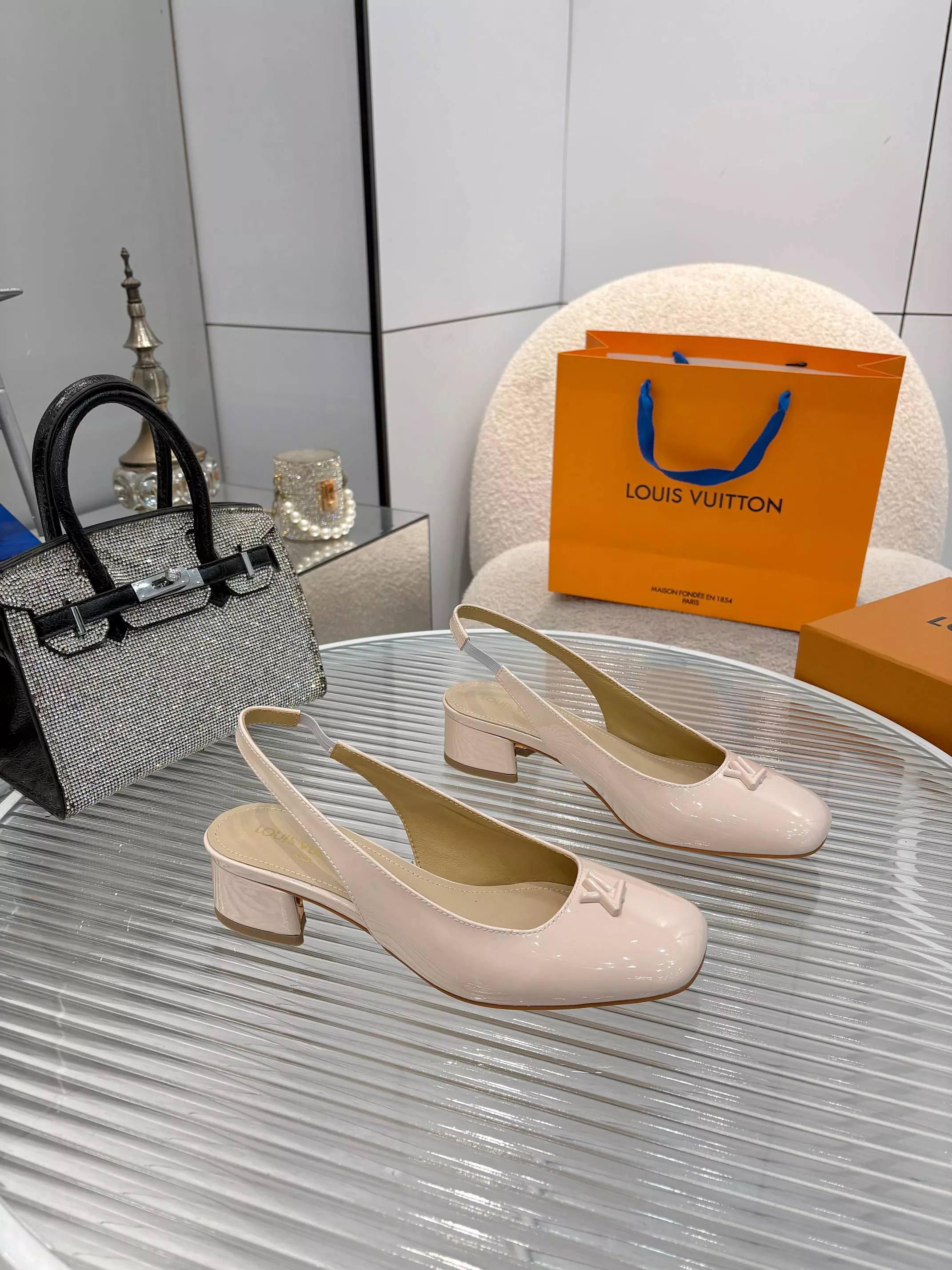 Louis Vuitton Sandal For Women Lightweight 9716