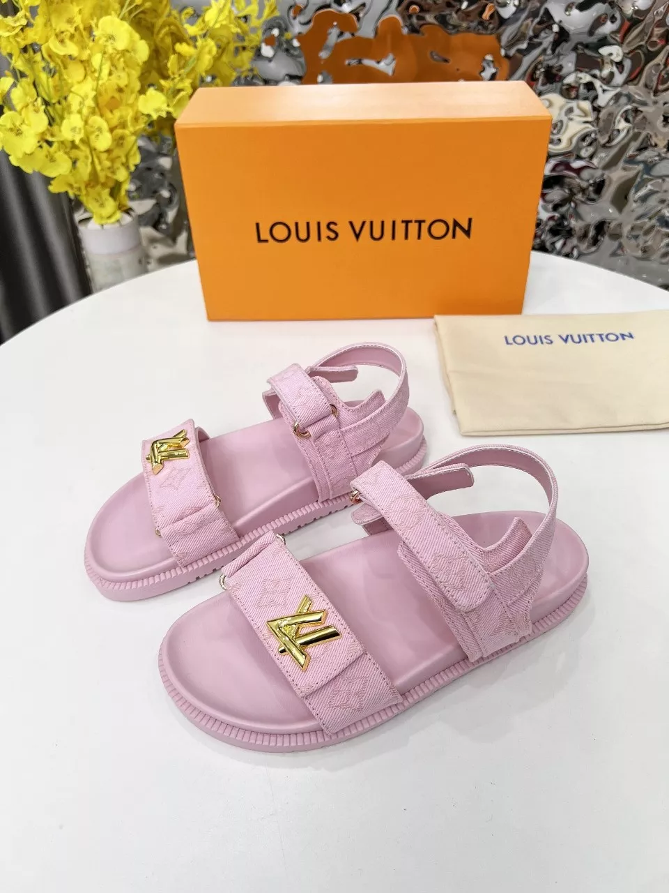 Louis Vuitton Sandal For Women Modern 6643