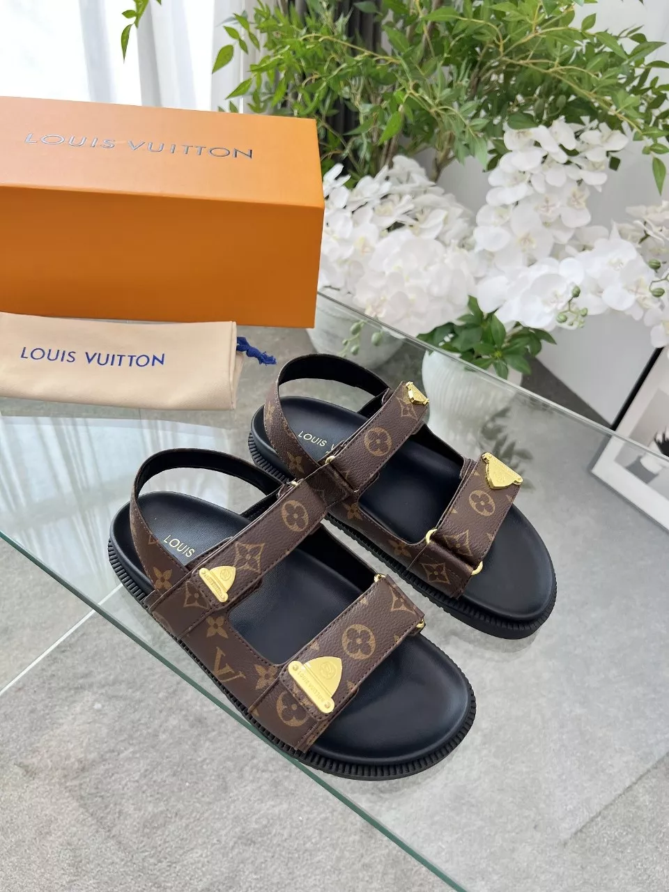 Louis Vuitton Sandal For Women Practical 5738