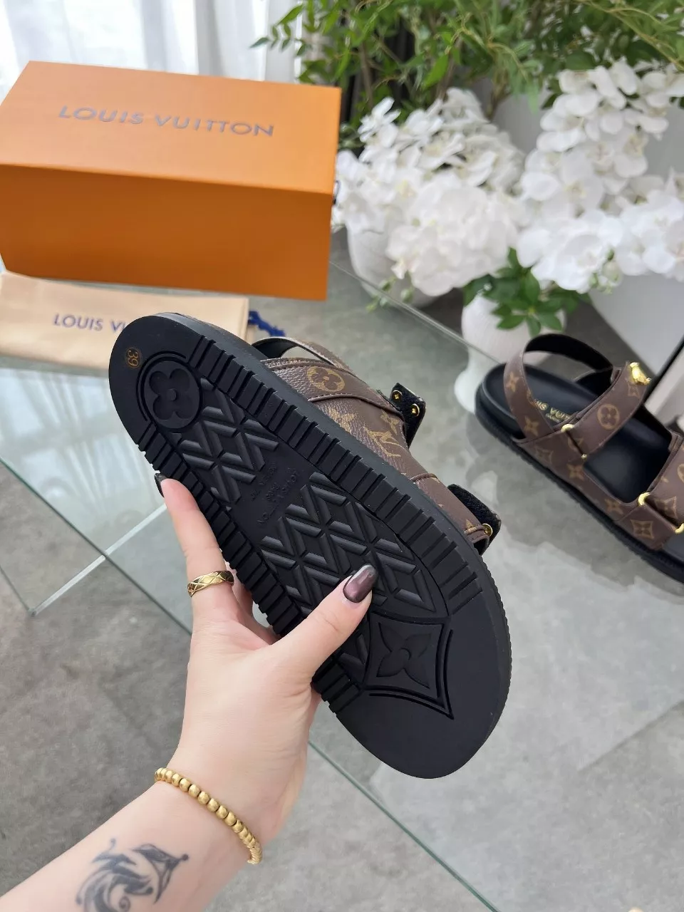 Louis Vuitton Sandal For Women Practical 5738