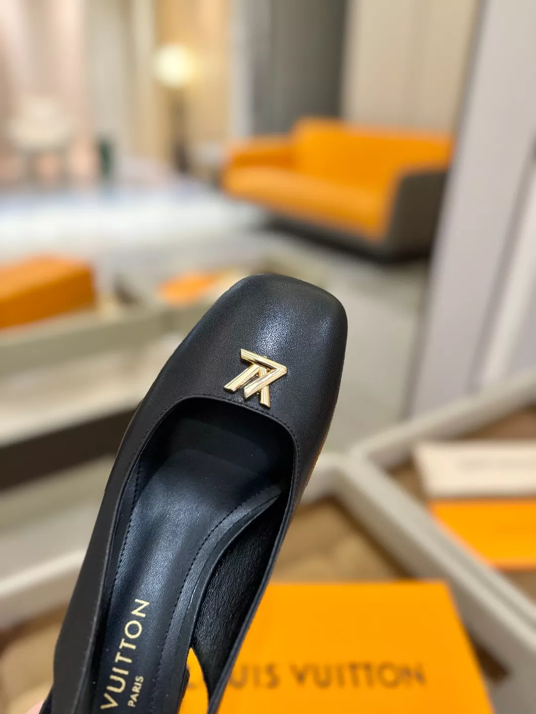 Louis Vuitton Sandal For Women Practical 6624