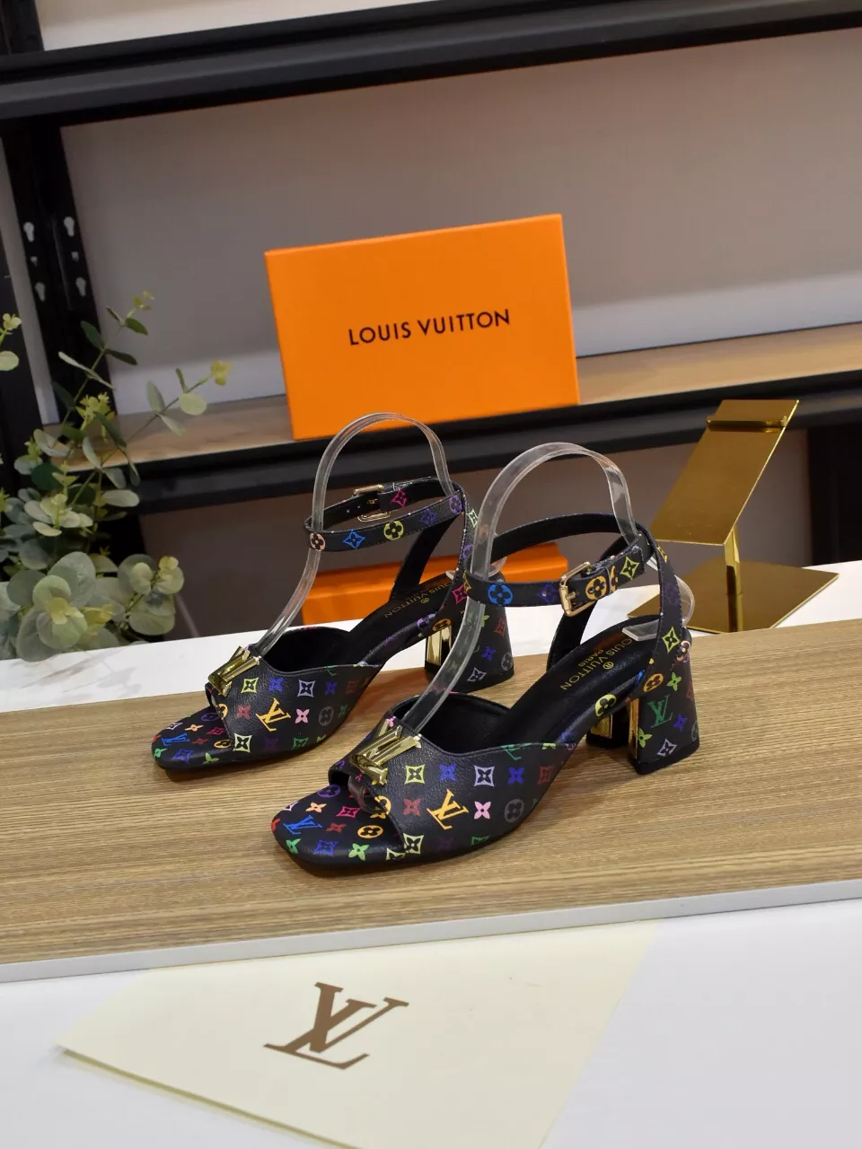 Louis Vuitton Sandal For Women Sophisticated 7523