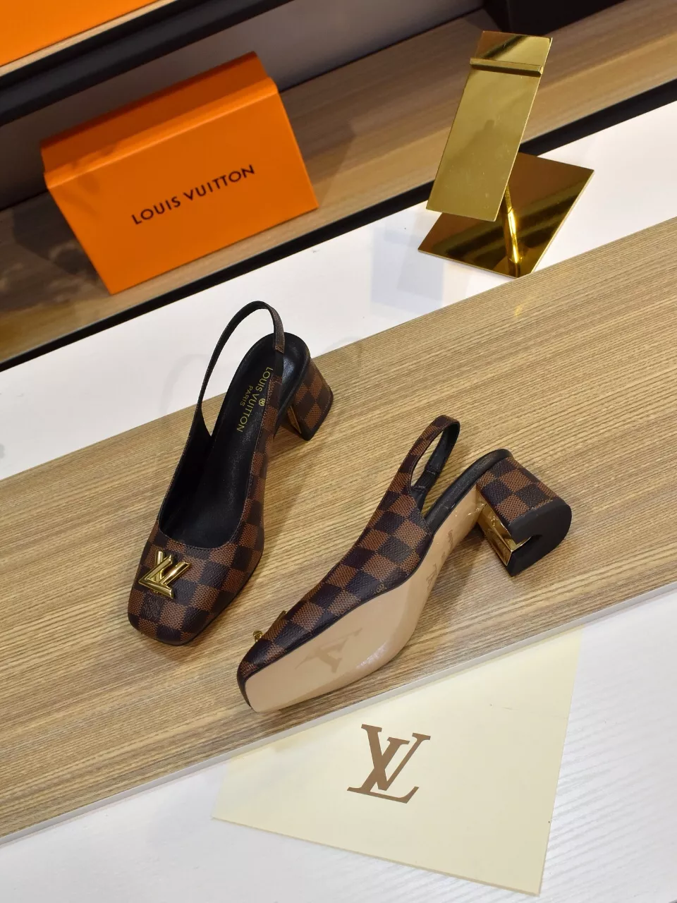 Louis Vuitton Sandal For Women Stylish 8221