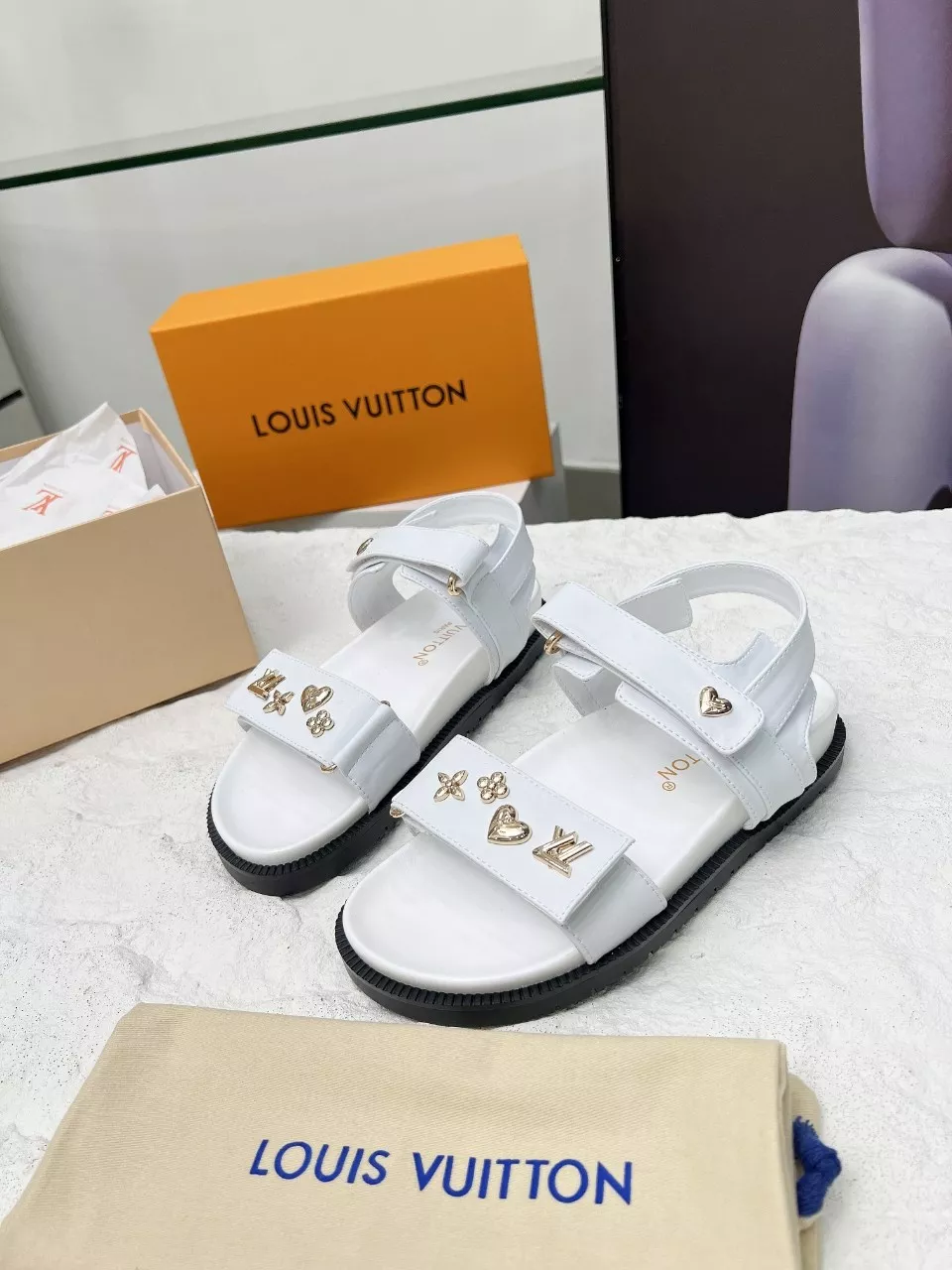 Louis Vuitton Sandal For Women Trendsetting 8442