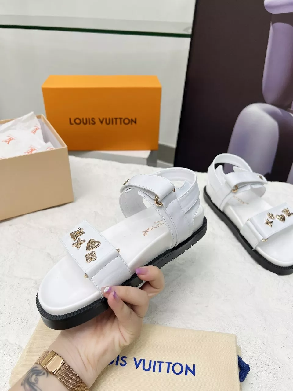 Louis Vuitton Sandal For Women Trendsetting 8442