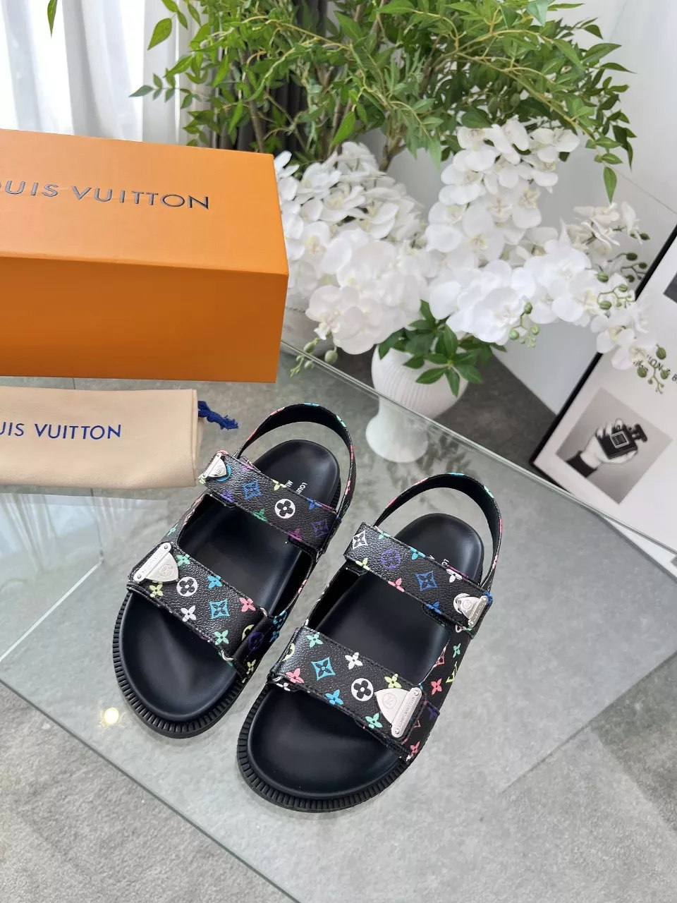 Louis Vuitton Sandal For Women Trendy 5694
