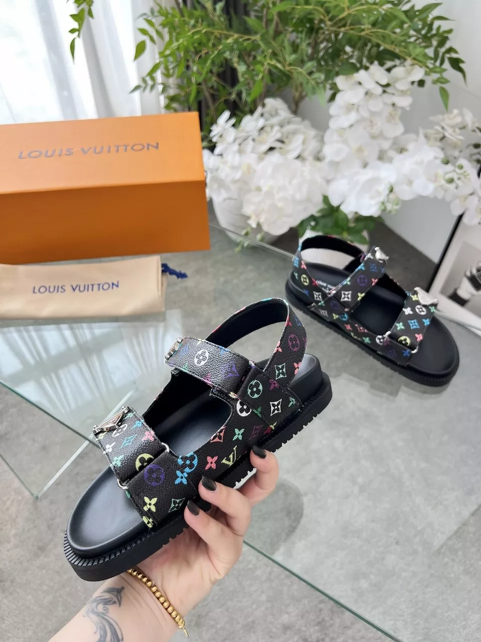 Louis Vuitton Sandal For Women Trendy 5694