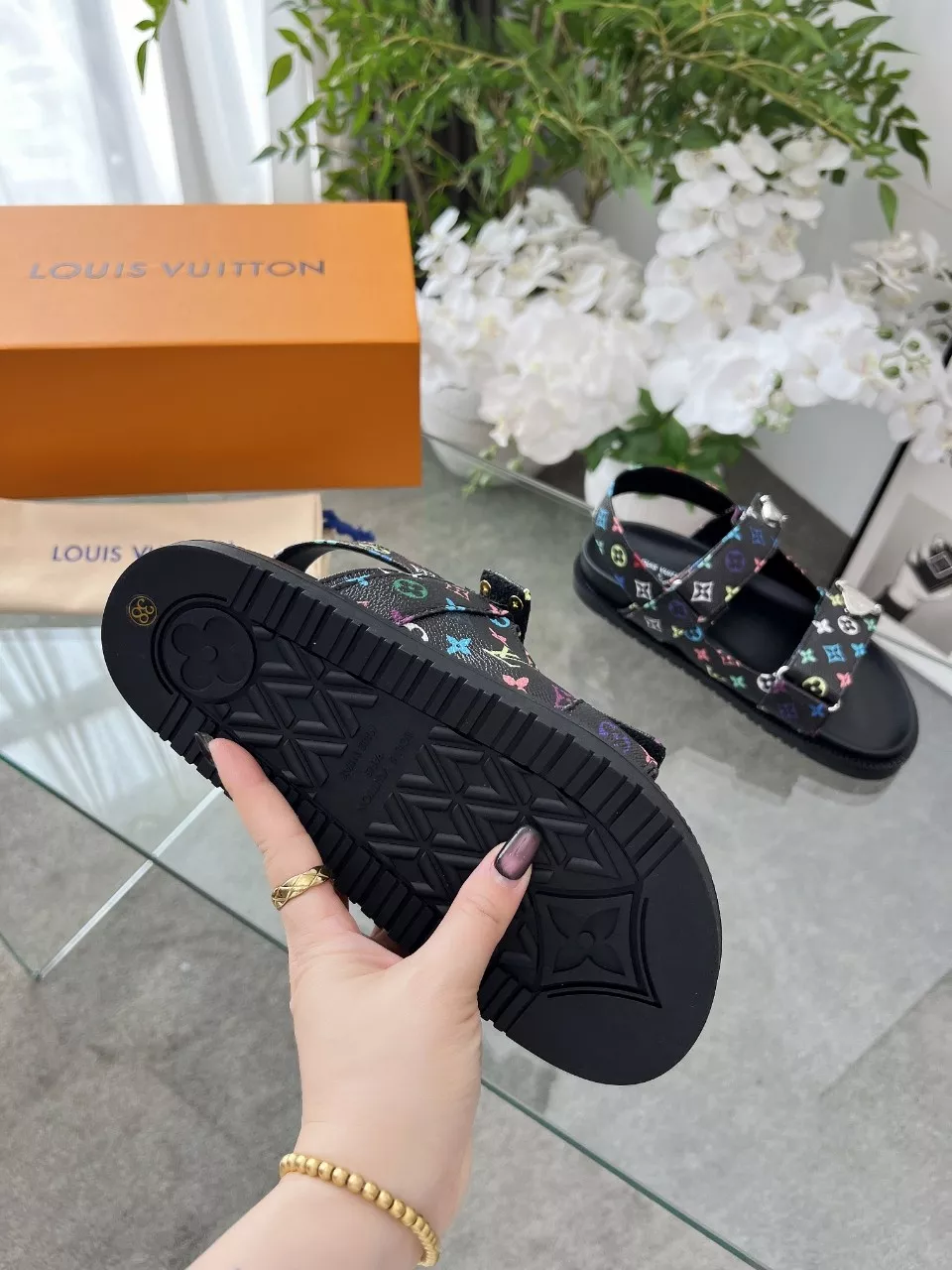 Louis Vuitton Sandal For Women Trendy 5694