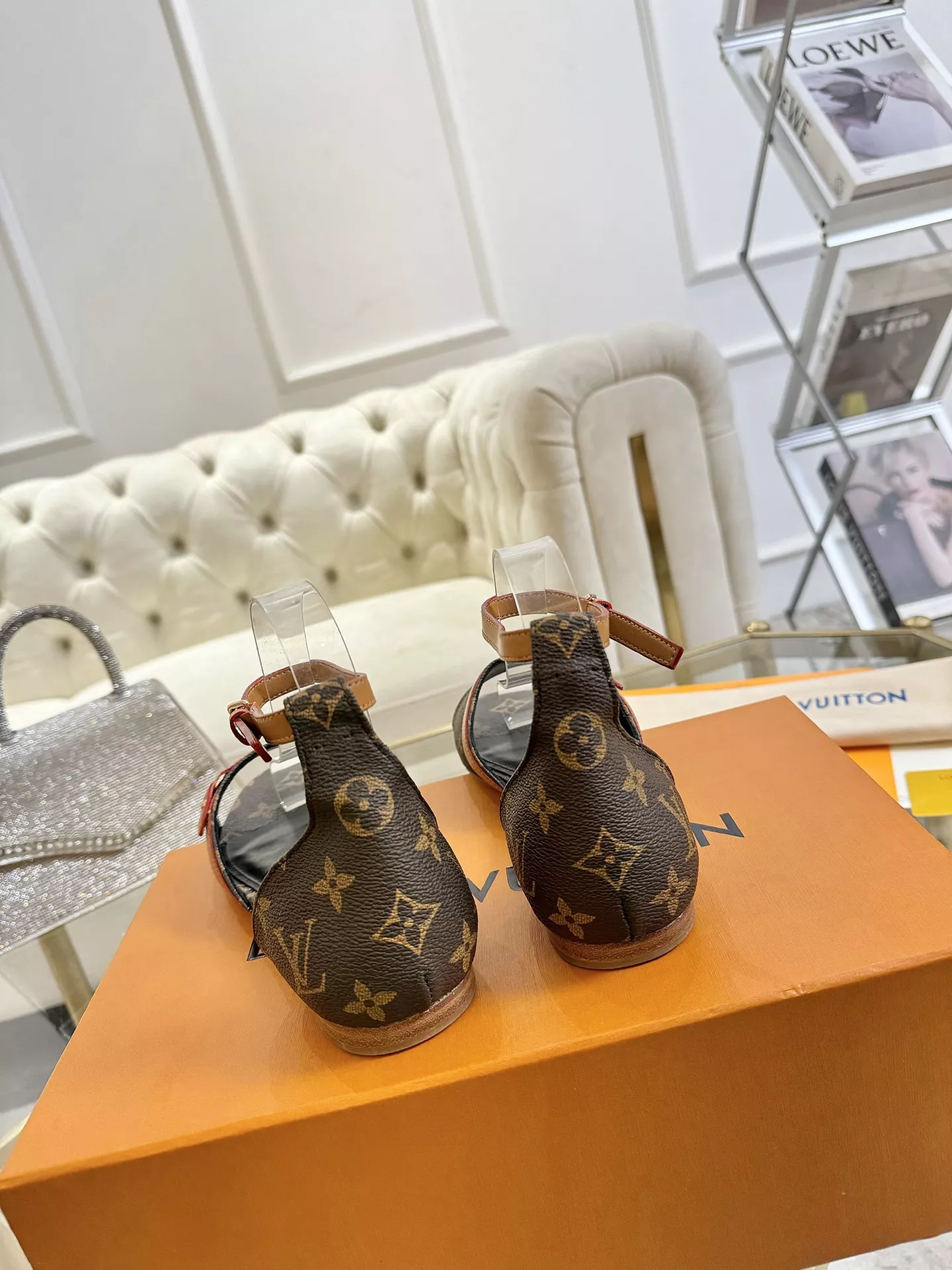 Louis Vuitton Sandal For Women Versatile 4472