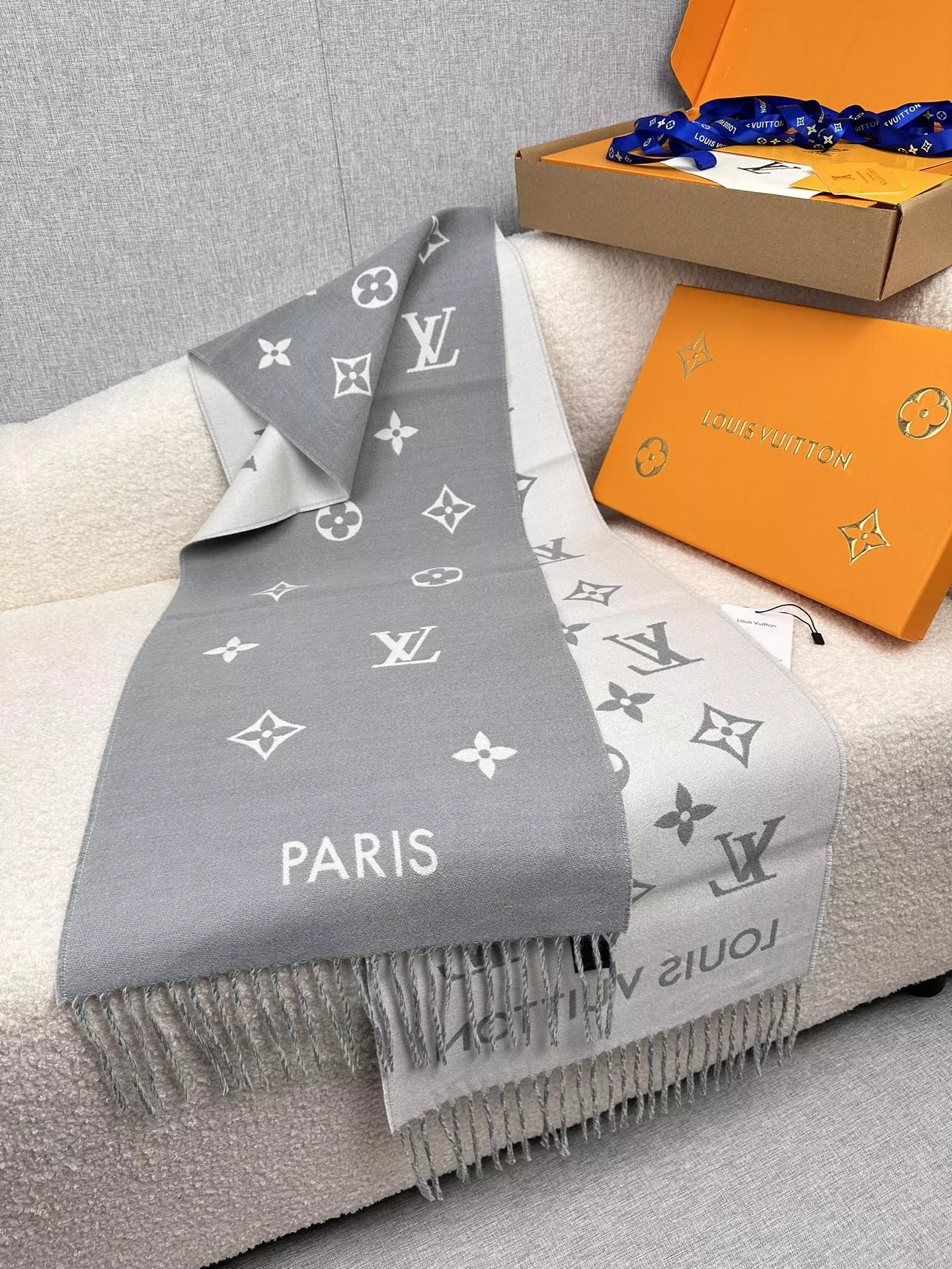 Louis Vuitton Scarf For Unisex EyeCatching 8960