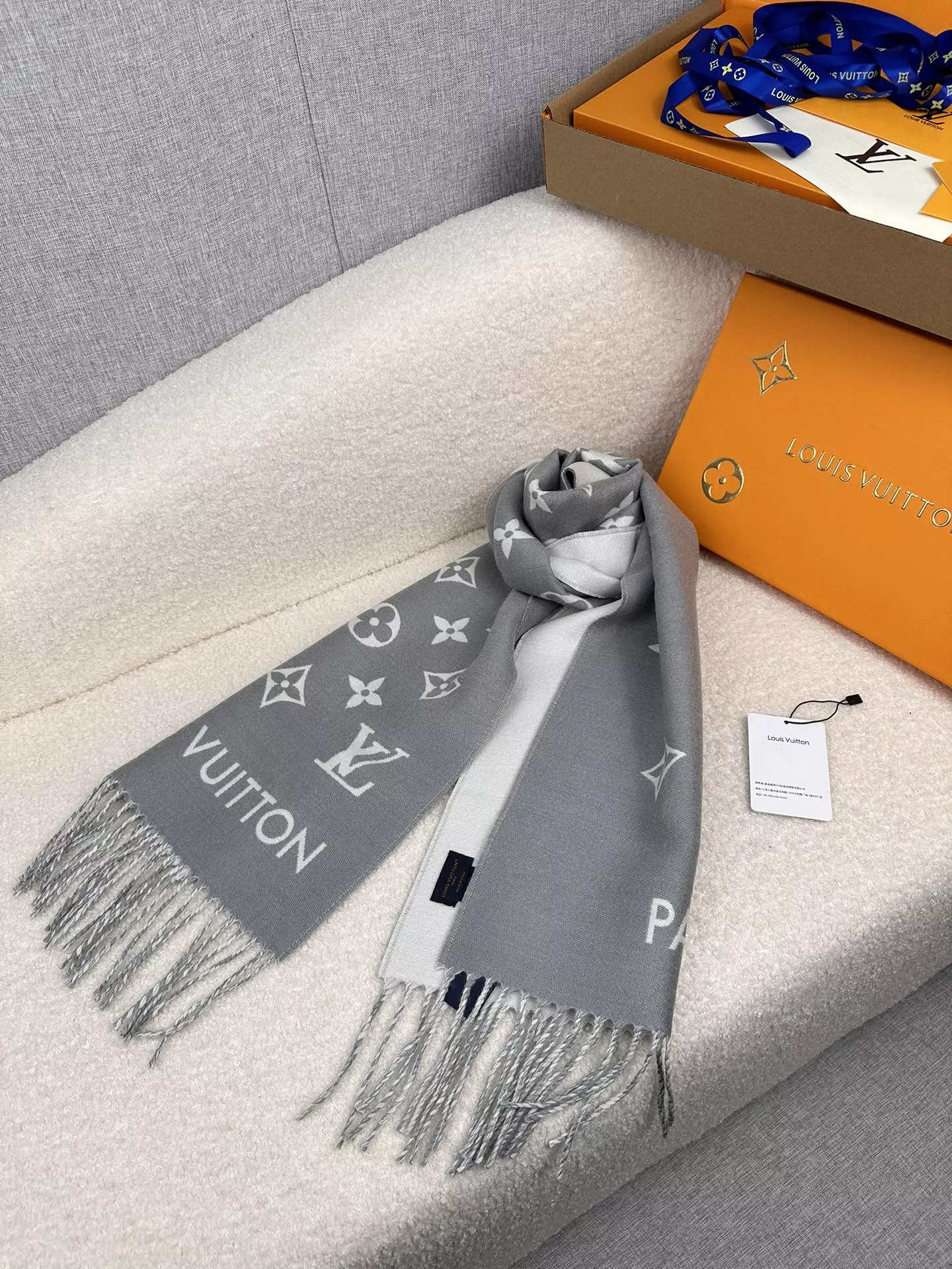 Louis Vuitton Scarf For Unisex EyeCatching 8960