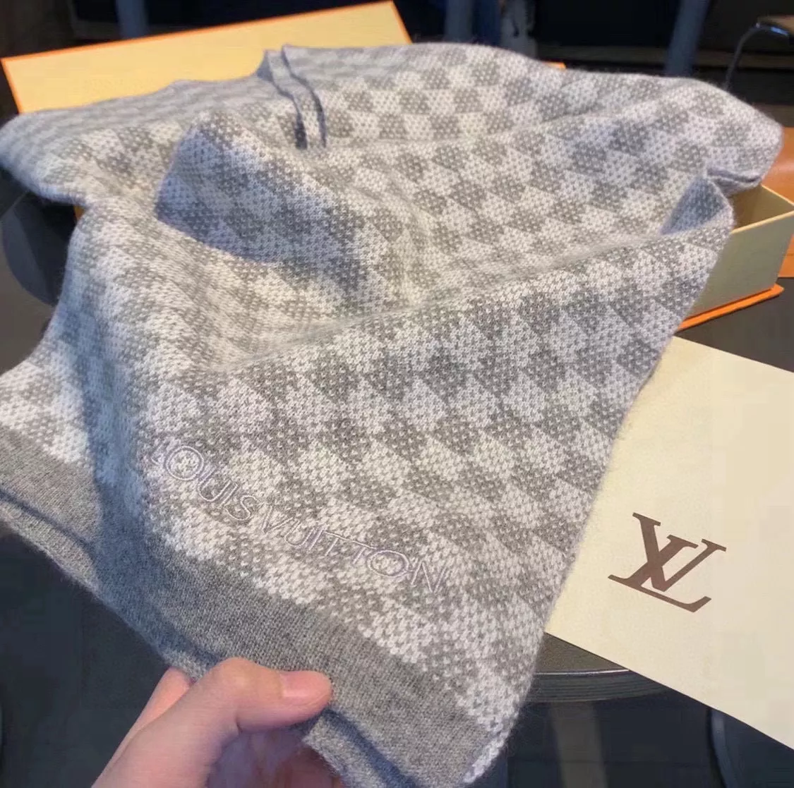 Louis Vuitton Scarf For Unisex Lightweight 1772