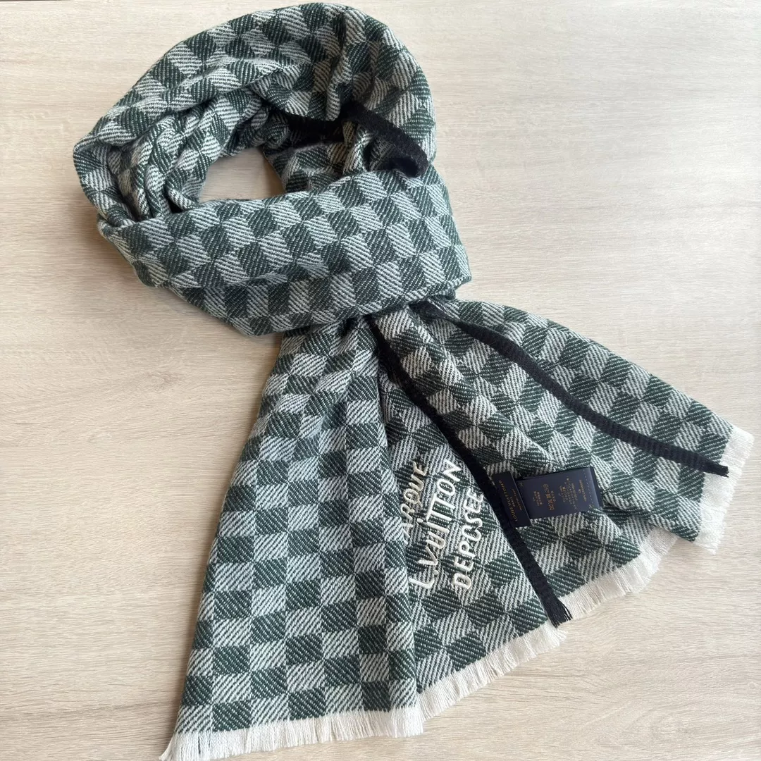 Louis Vuitton Scarf For Unisex Refined 238