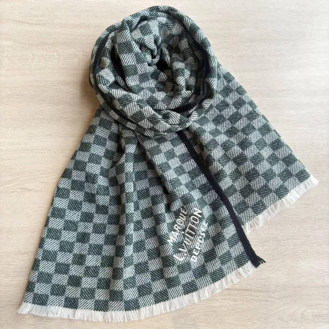 Louis Vuitton Scarf For Unisex Refined 238