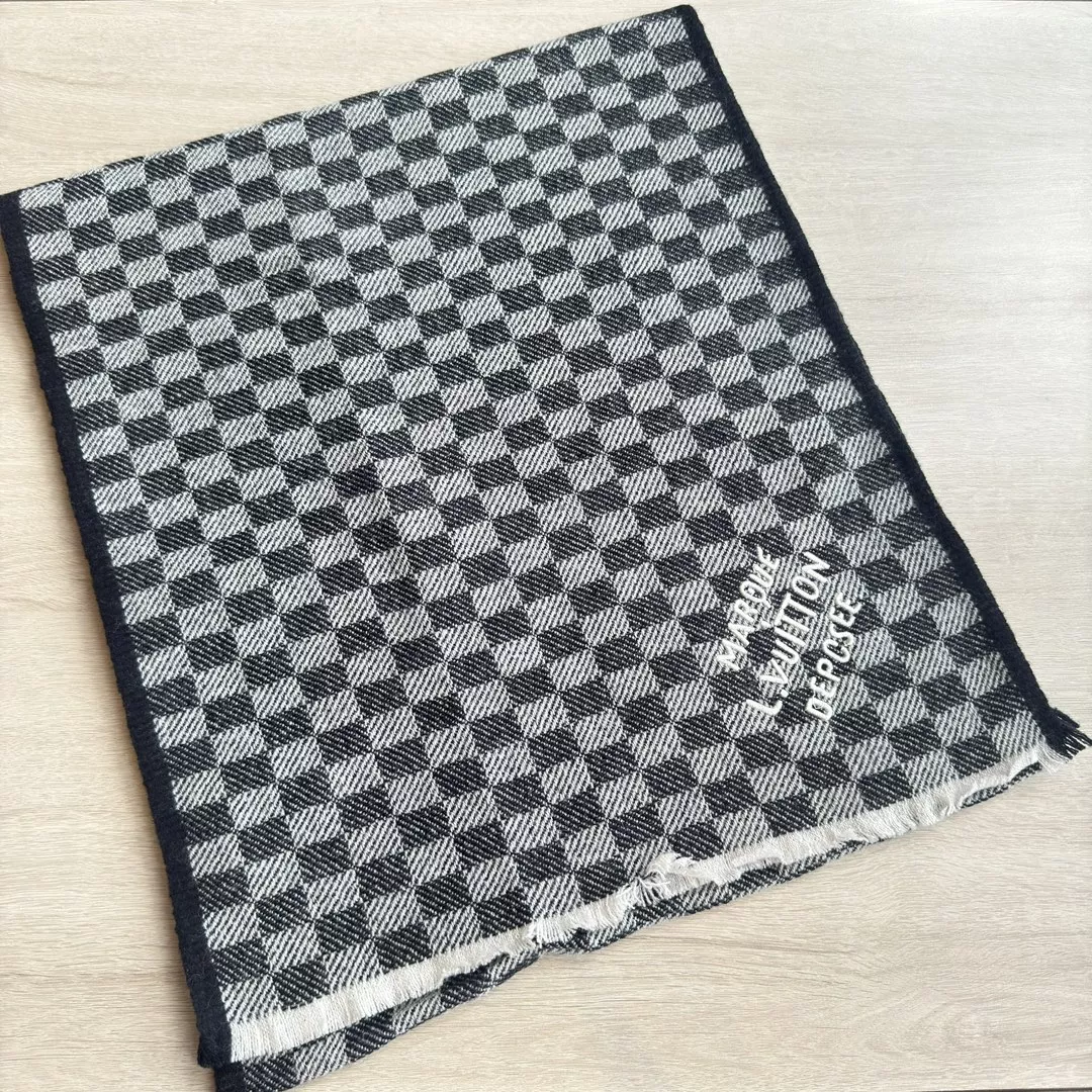 Louis Vuitton Scarf For Unisex Resilient 8232
