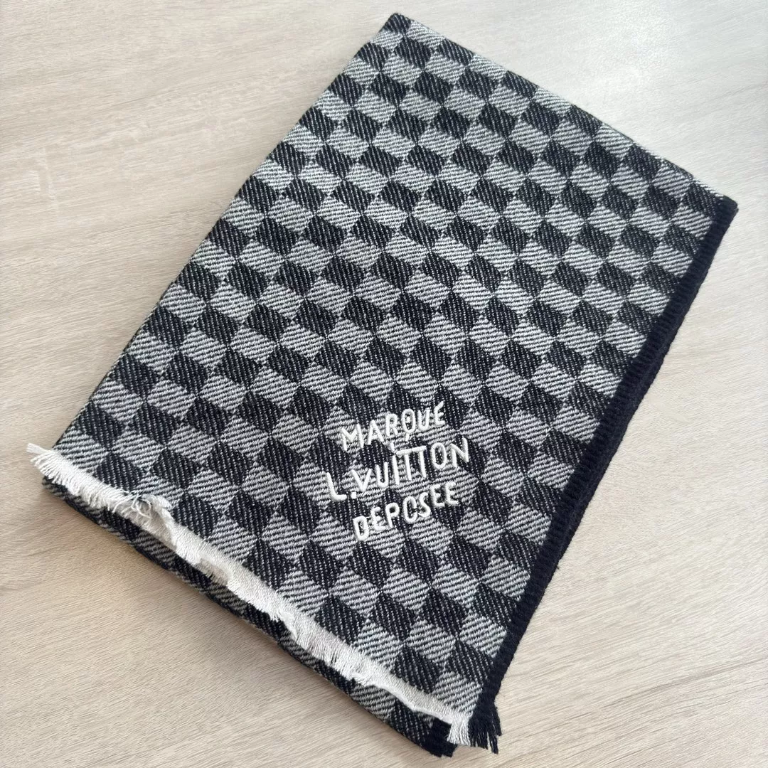 Louis Vuitton Scarf For Unisex Resilient 8232
