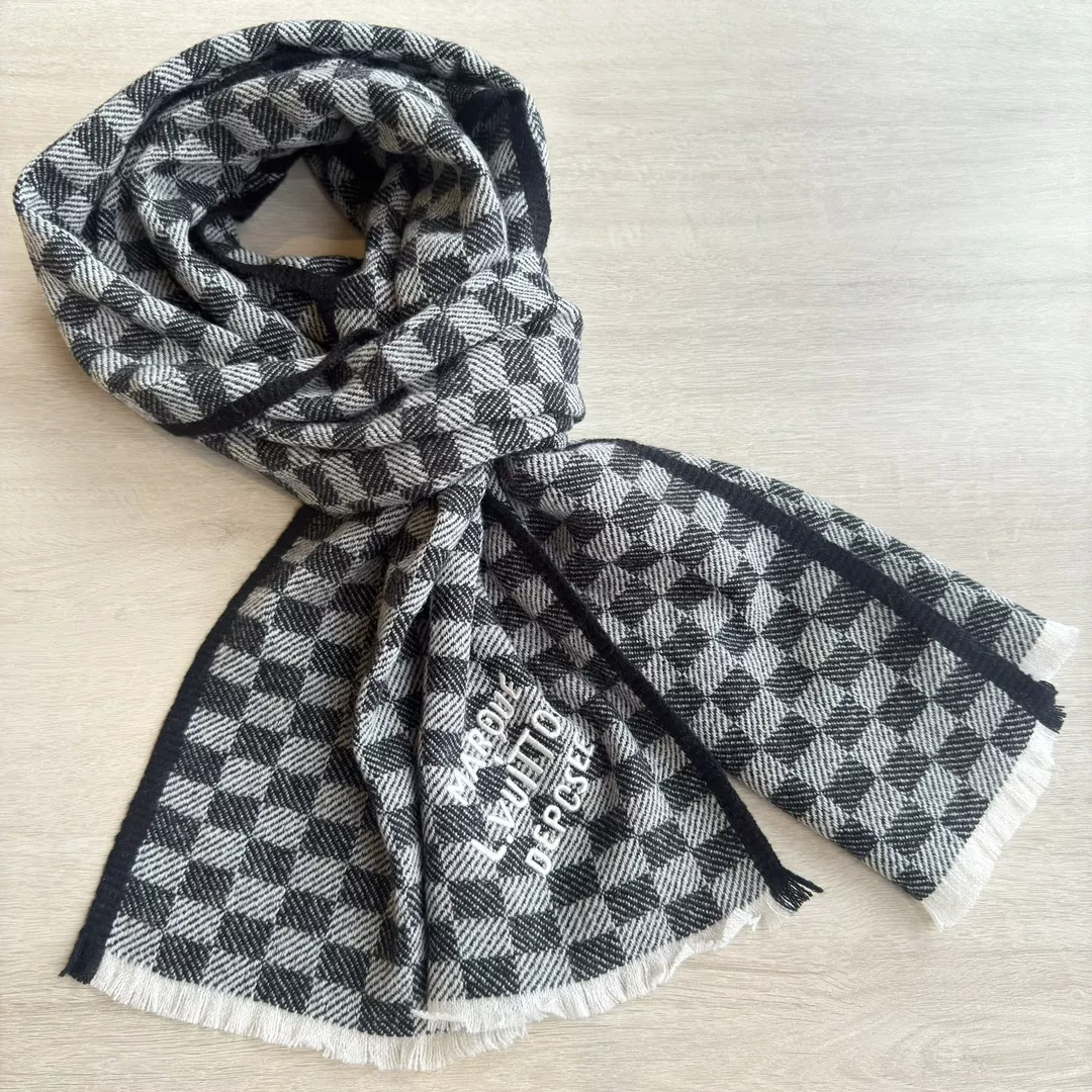 Louis Vuitton Scarf For Unisex Resilient 8232