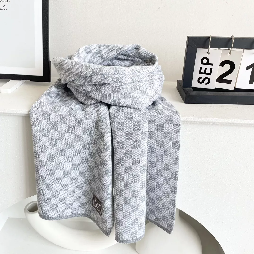 Louis Vuitton Scarf For Unisex Sleek 2063