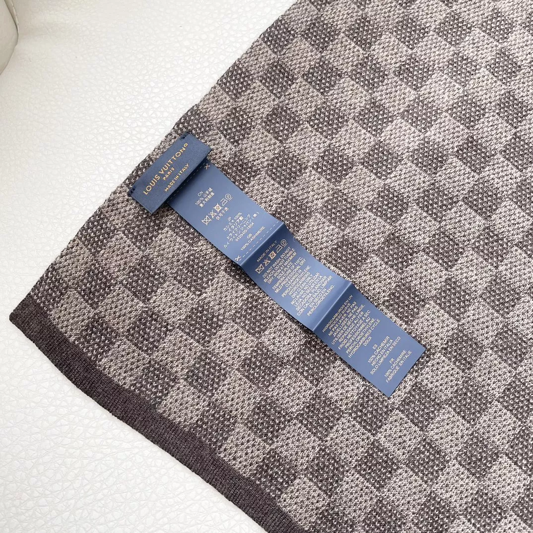 Louis Vuitton Scarf For Unisex Sleek 7267