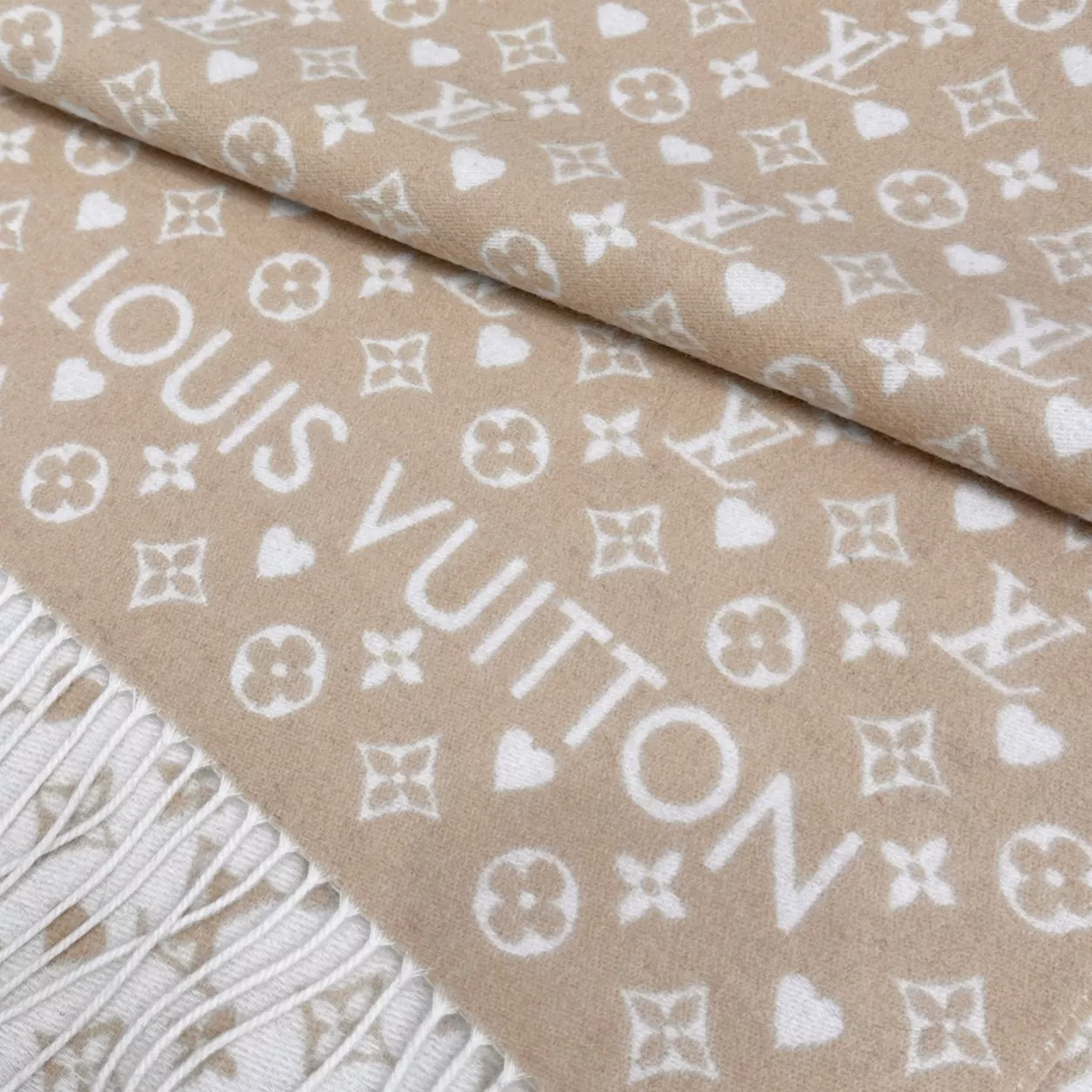 Louis Vuitton Scarf For Unisex Trendy 2391