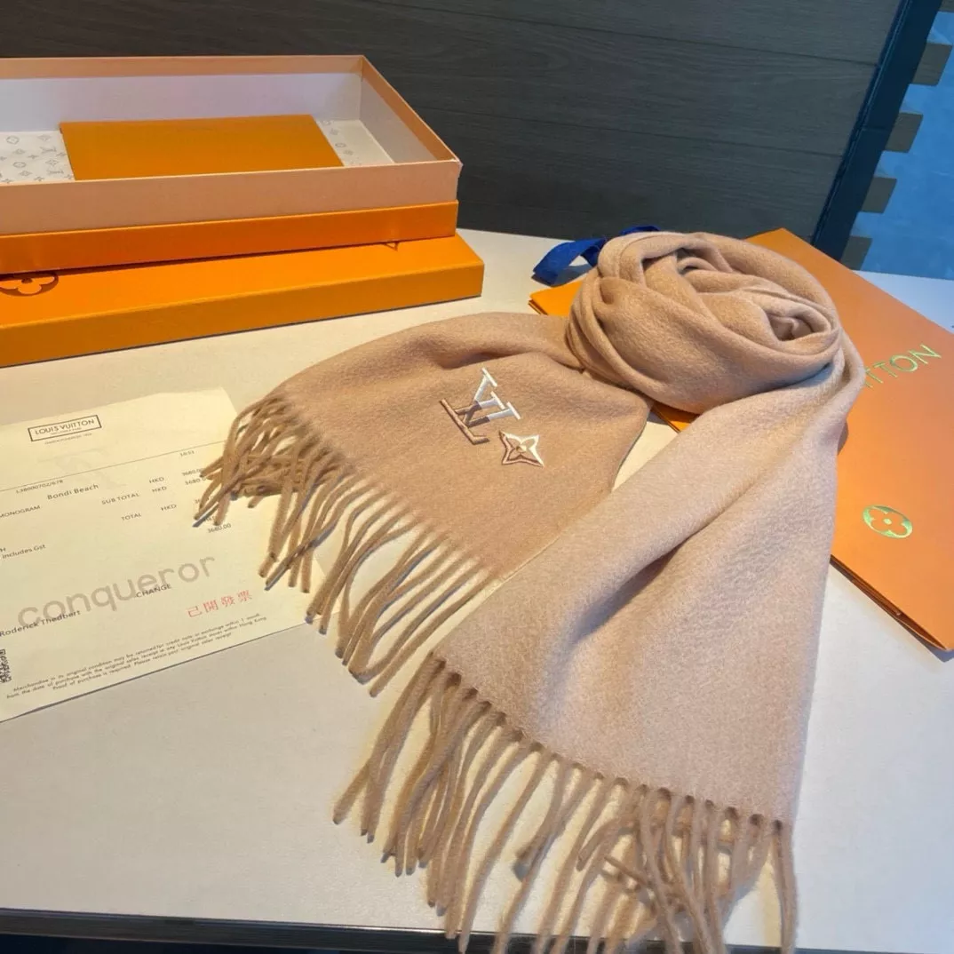 Louis Vuitton Scarf For Women Minimalist 7078