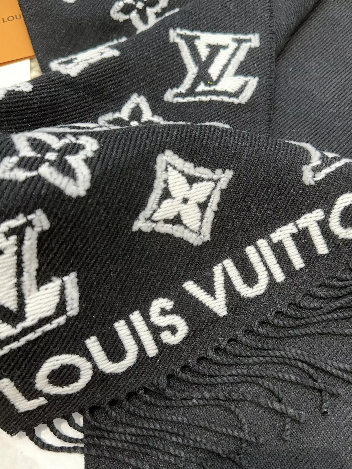 Louis Vuitton Scarf For Women Practical 8803