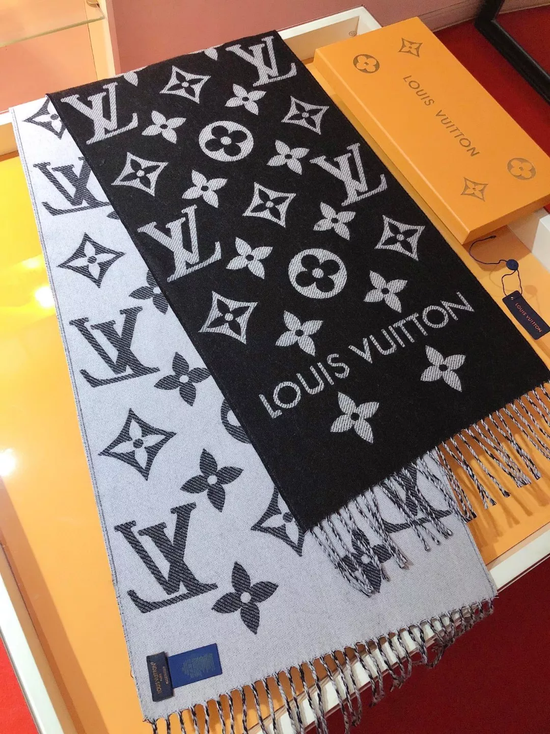 Louis Vuitton Scarf For Women Sophisticated 4561