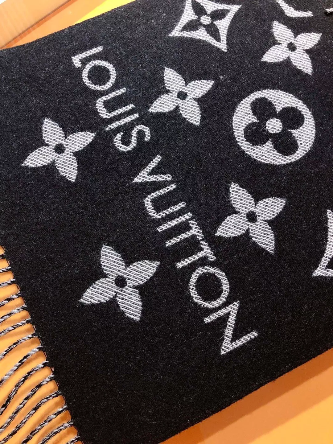 Louis Vuitton Scarf For Women Sophisticated 4561