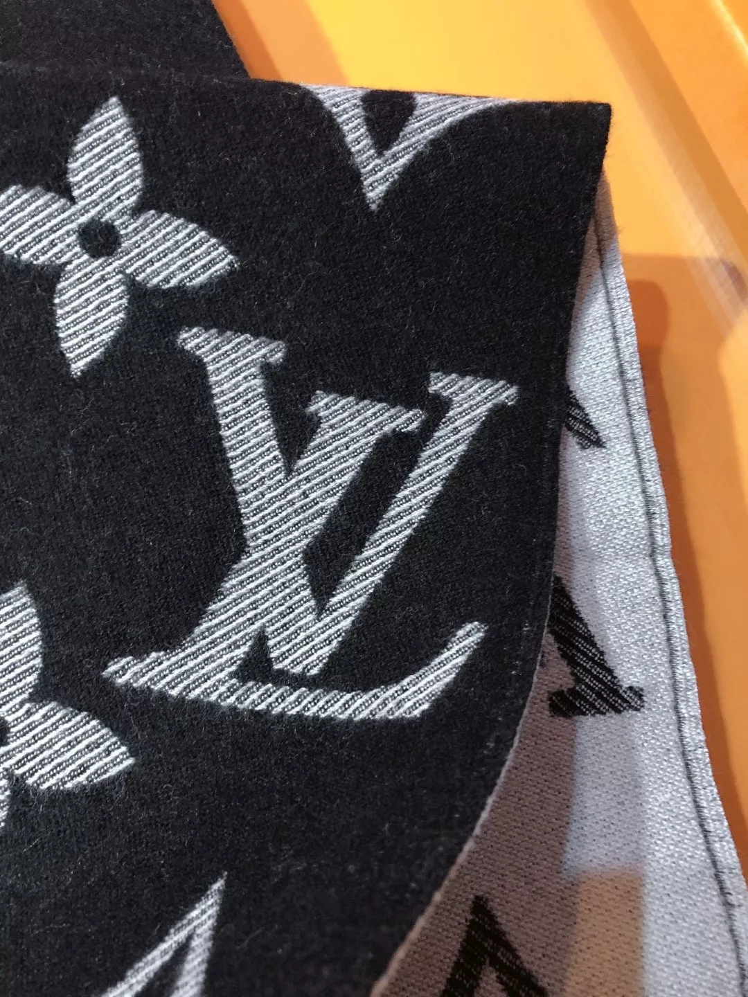 Louis Vuitton Scarf For Women Sophisticated 4561