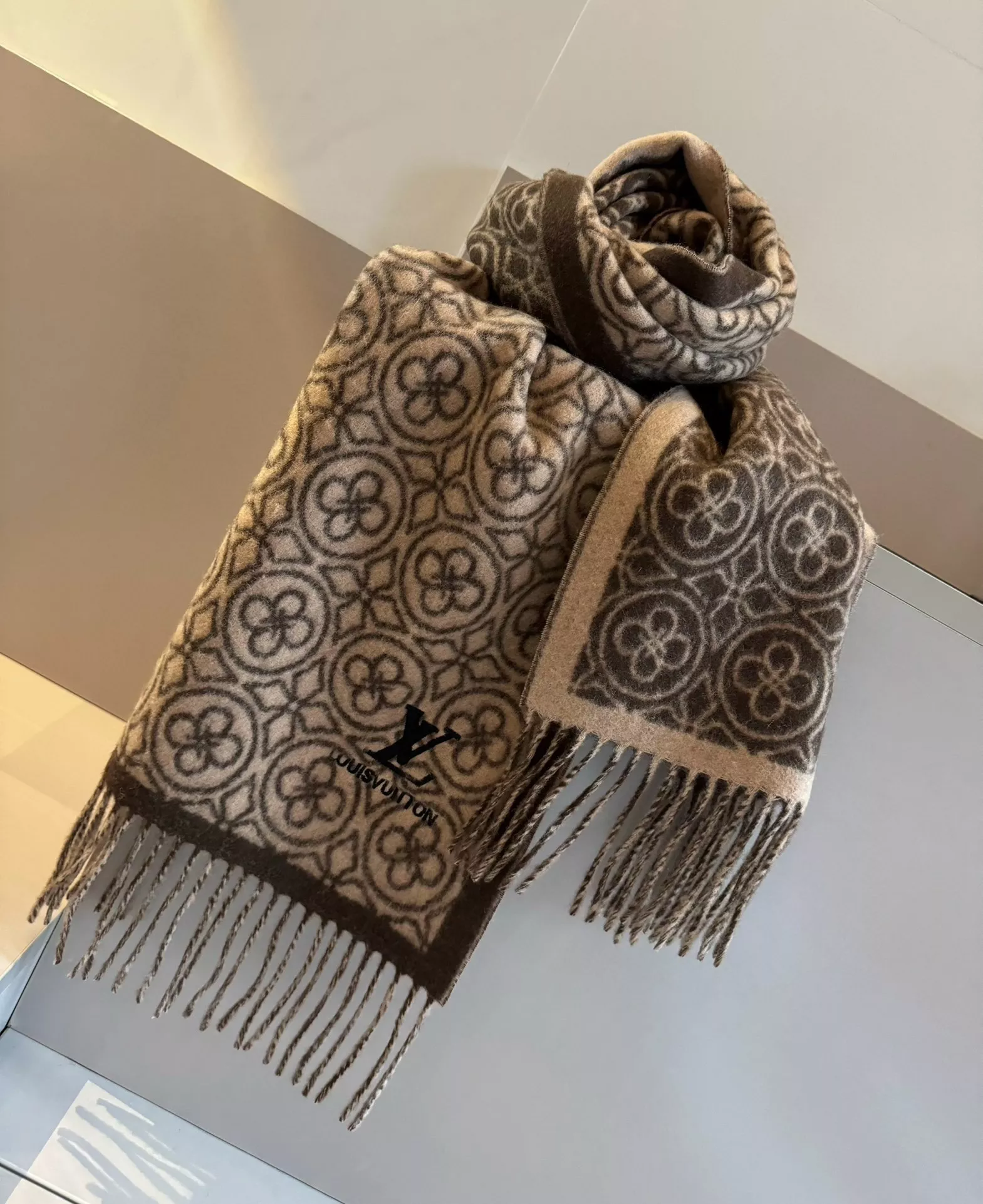 Louis Vuitton Scarf For Women Trendsetting 482