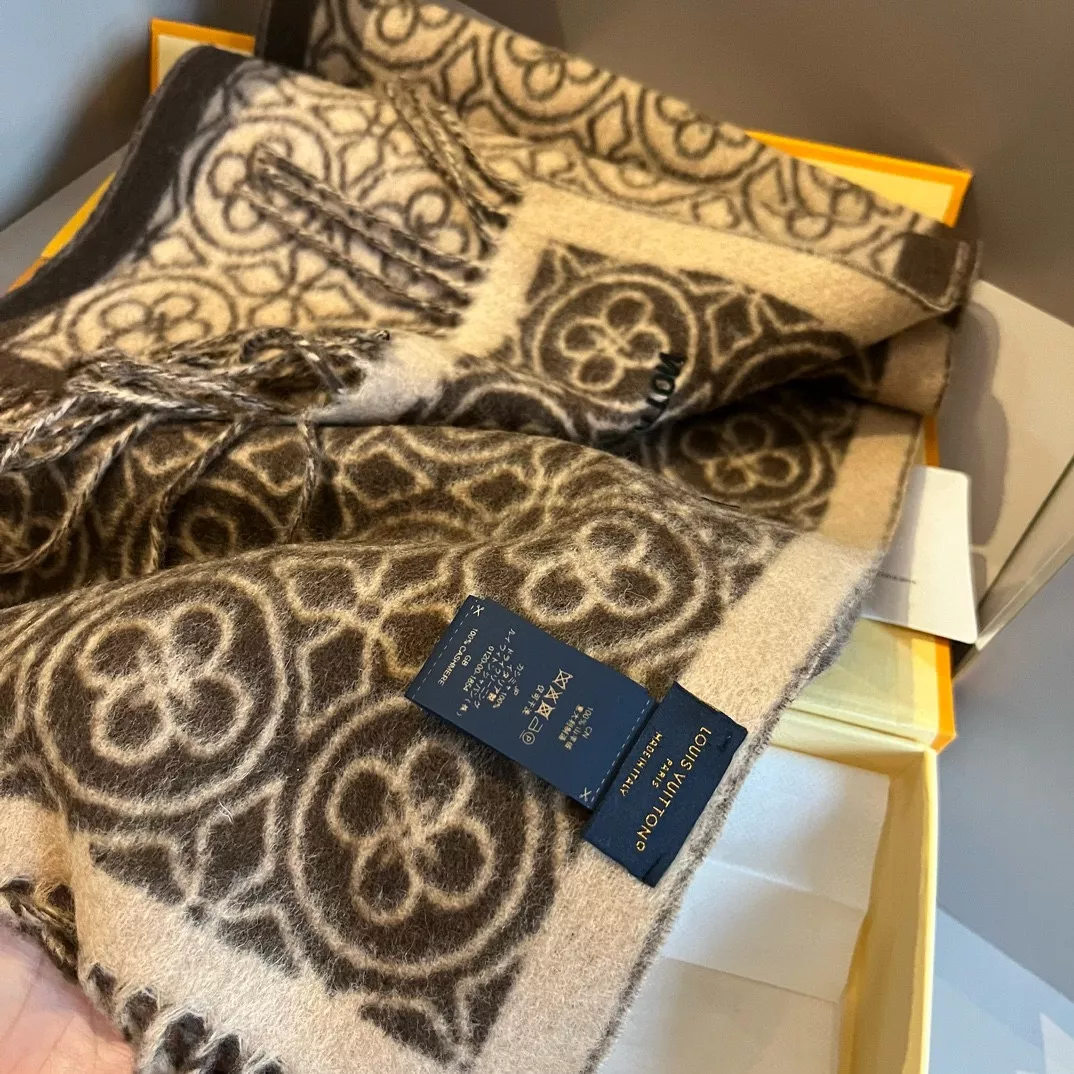 Louis Vuitton Scarf For Women Trendsetting 482